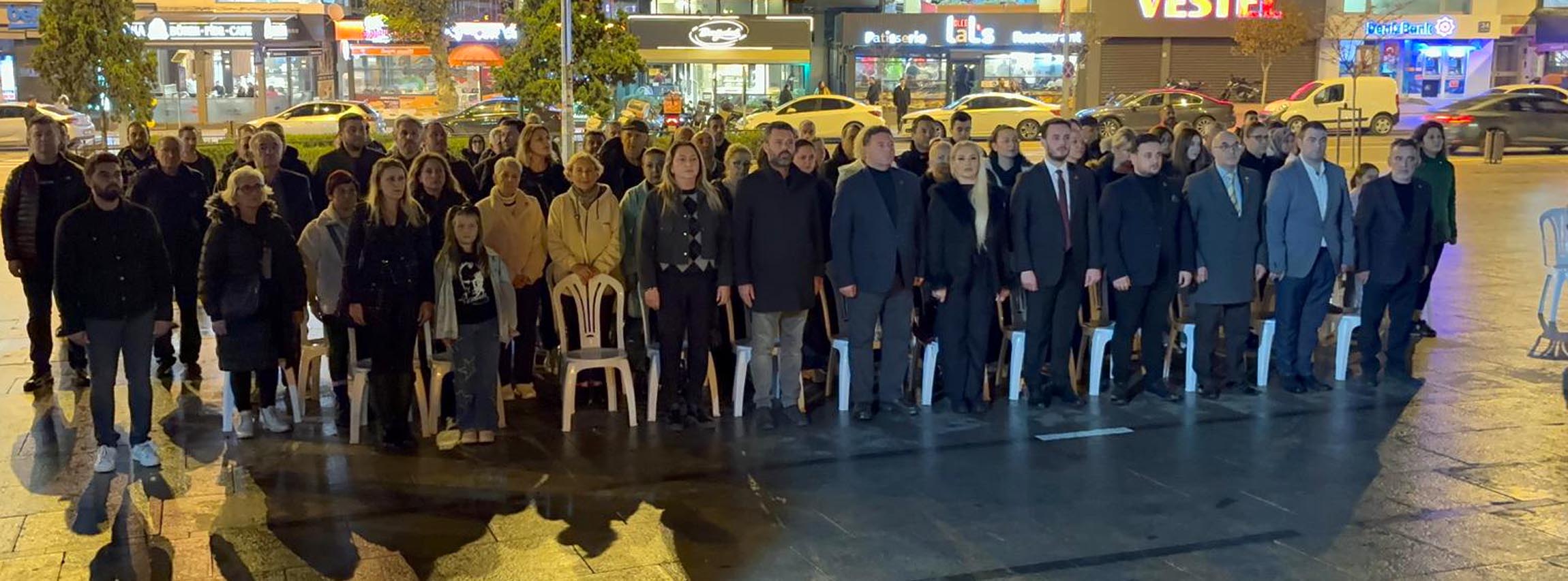 Halk oyunları gösterisi