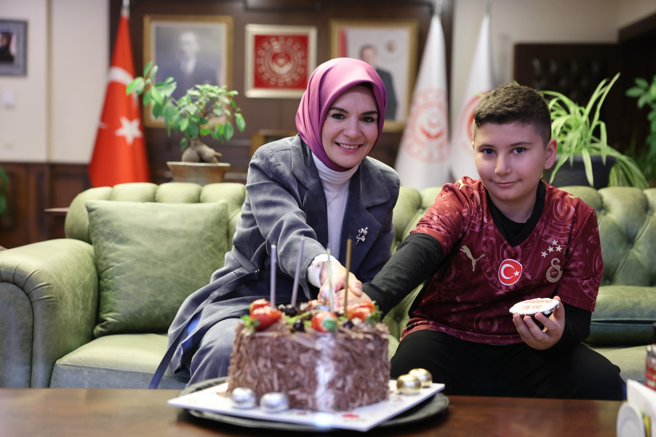 Şehit ailesi Bakan Göktaş ziyaret