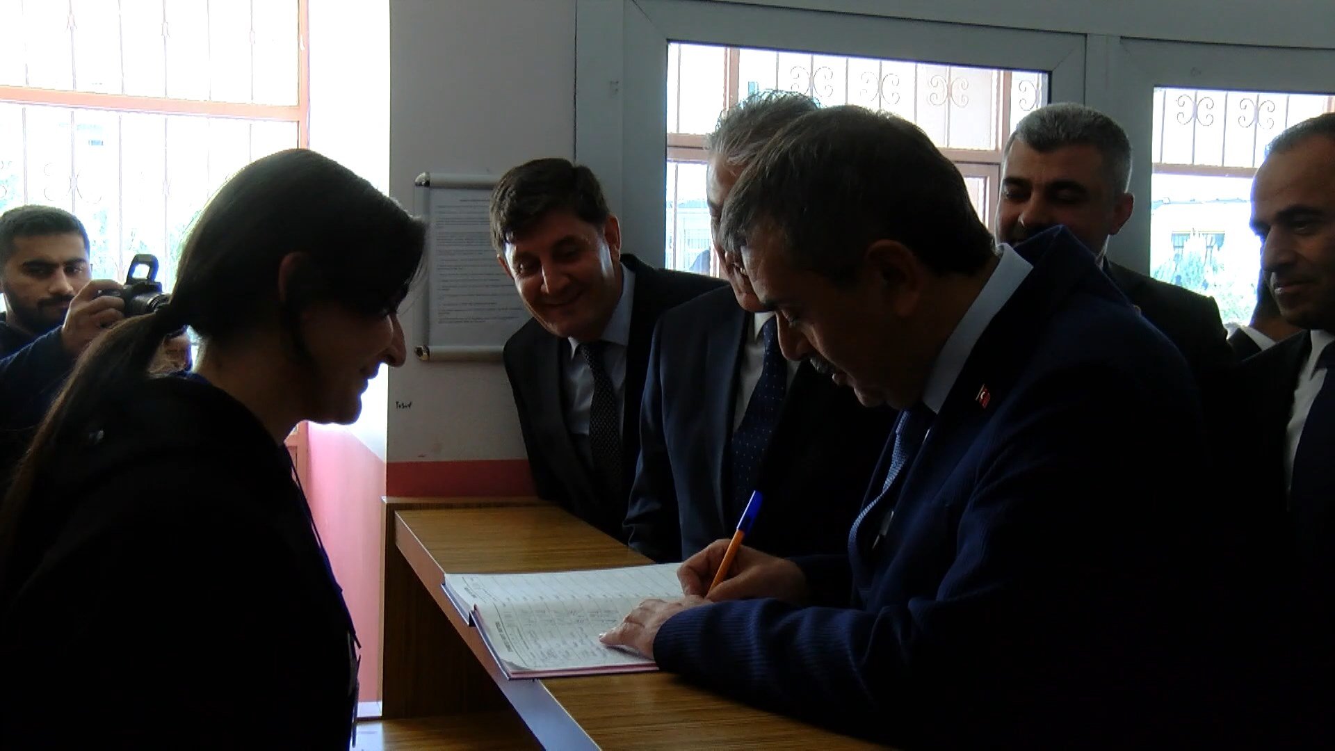 Bakan Tekin öğrencilerle