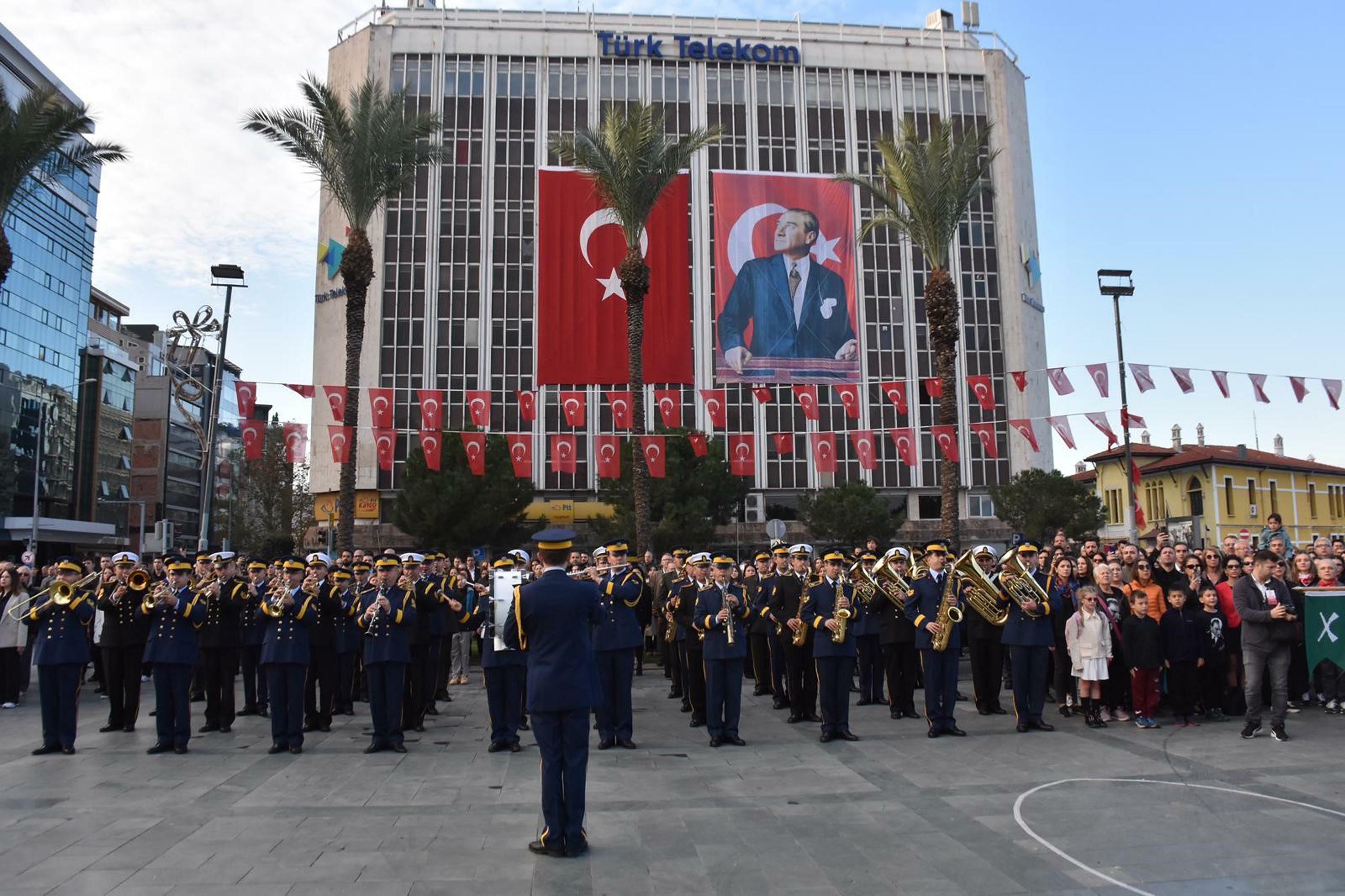 Atatürk Anıtı Çelenkleri