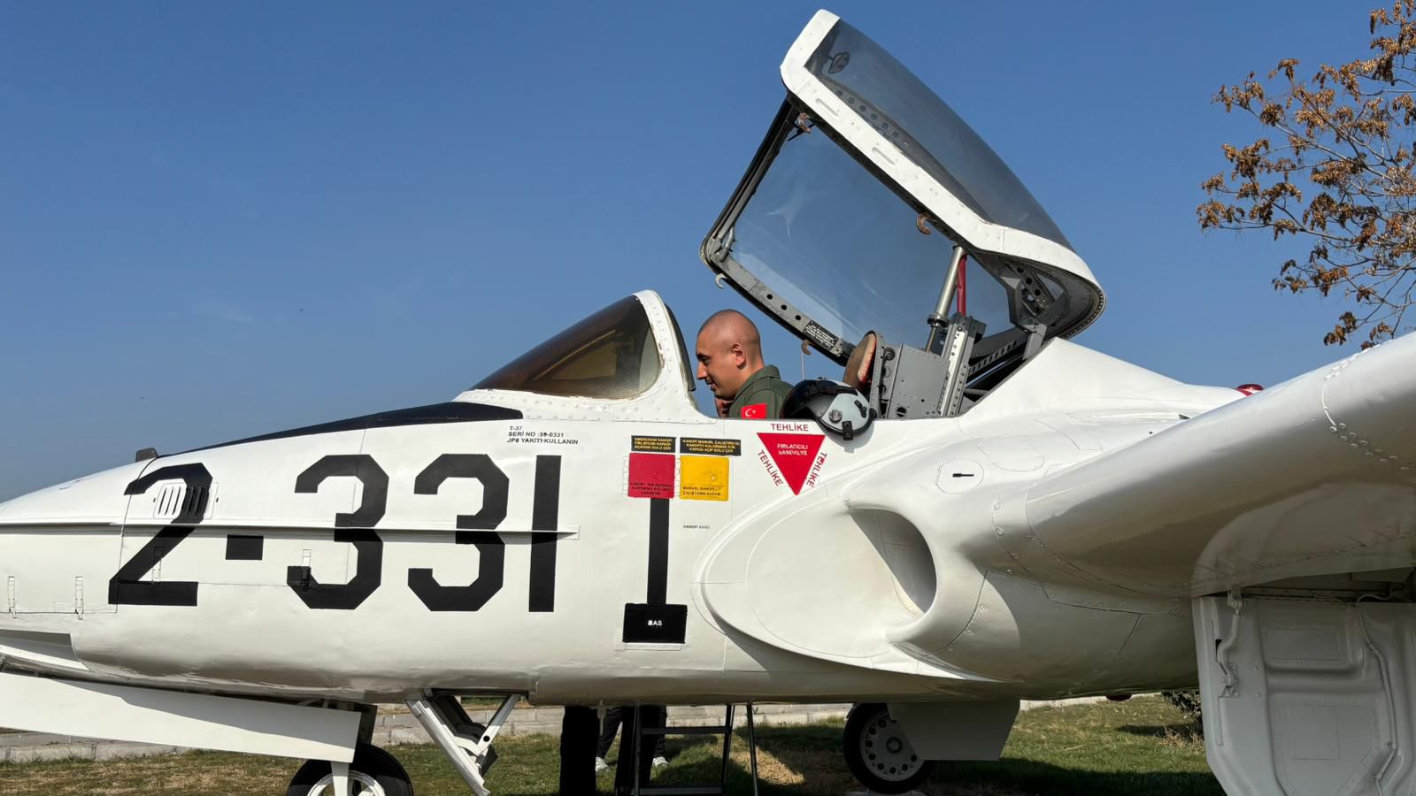 Server Tolga Doğan uçakta