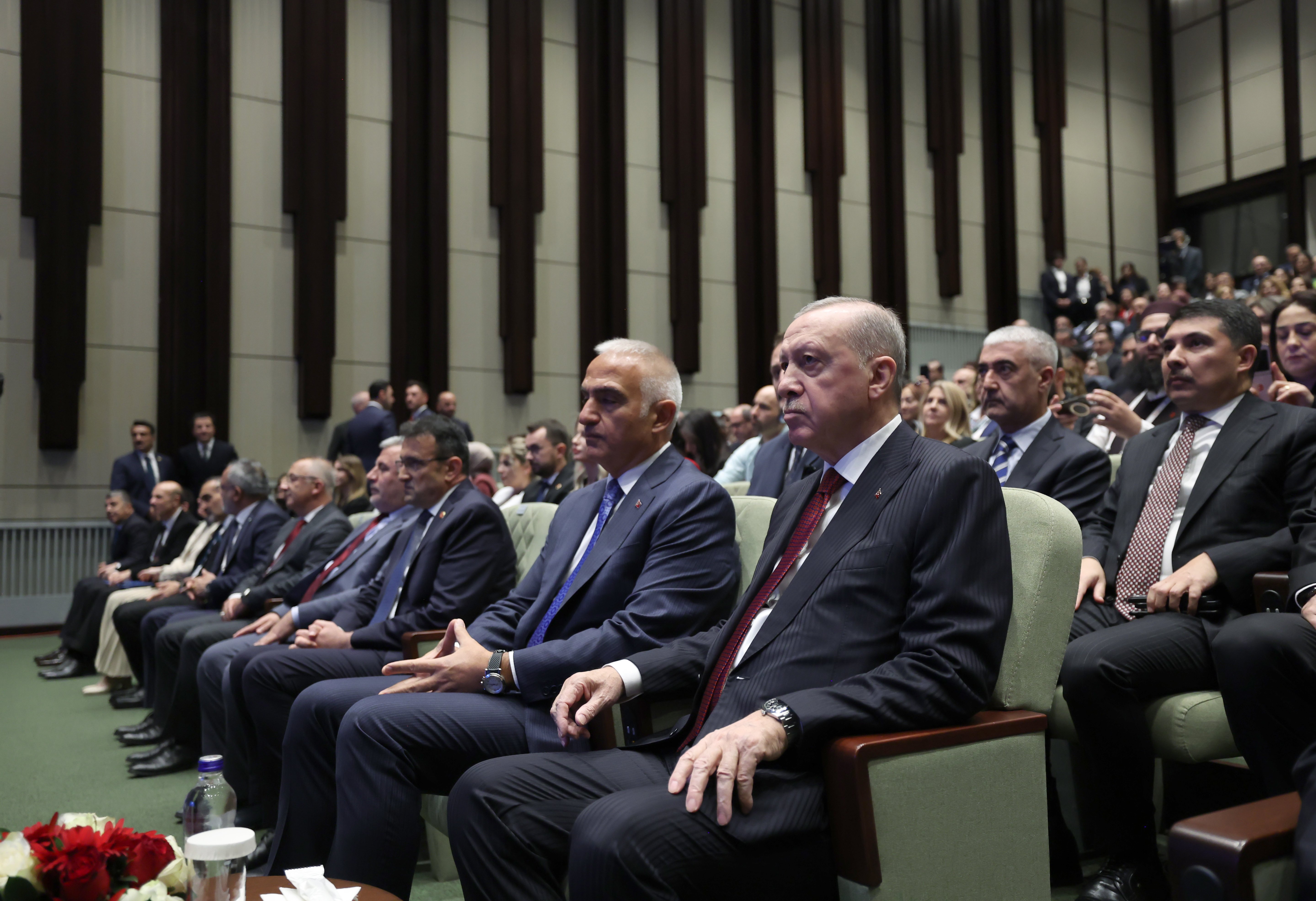 Cumhurbaşkanı Erdoğan konferansta konuşuyor