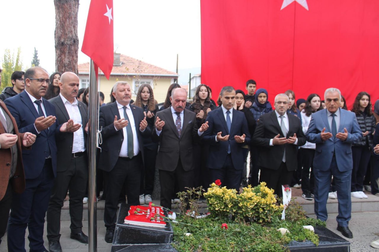 Çorum Valisi Ali Çalgan Şehit Mezarında