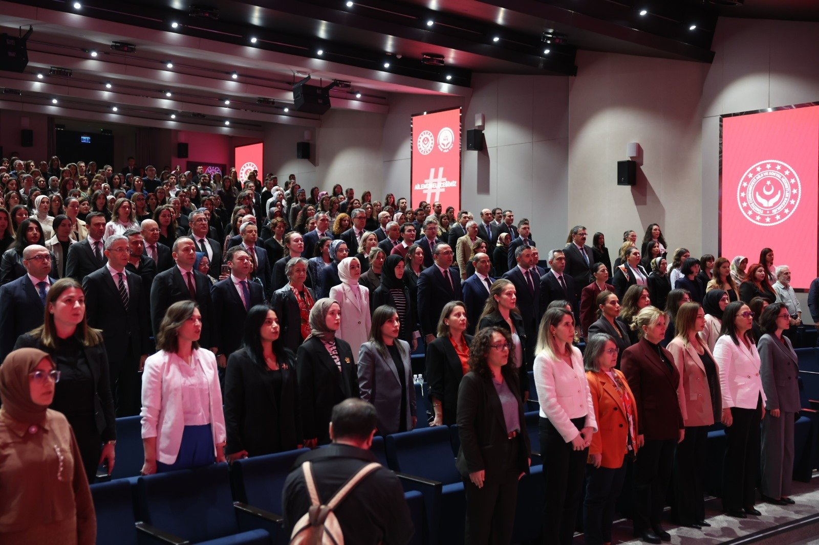 Kadınlar Teknoloji Eğitimi