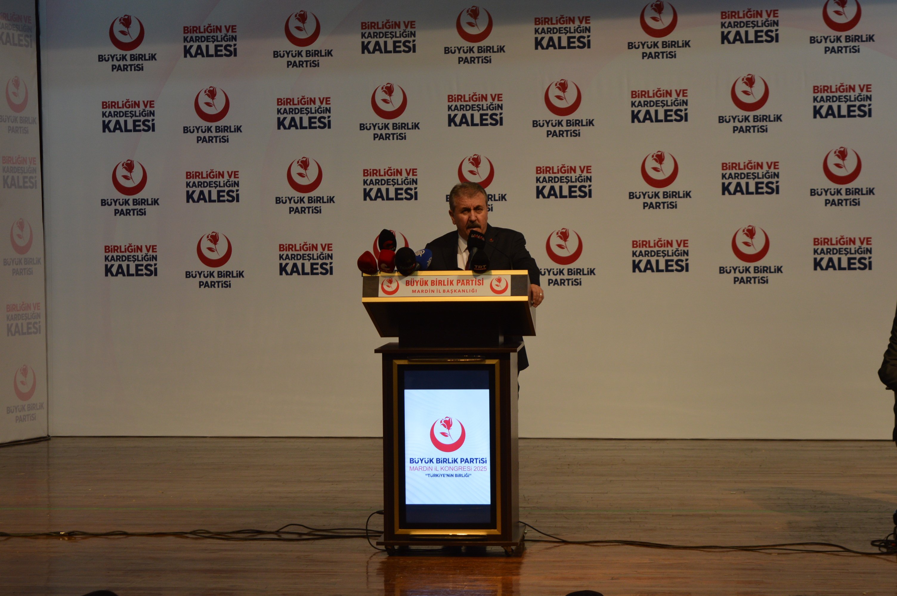 Mustafa Destici Konuşma Yapıyor