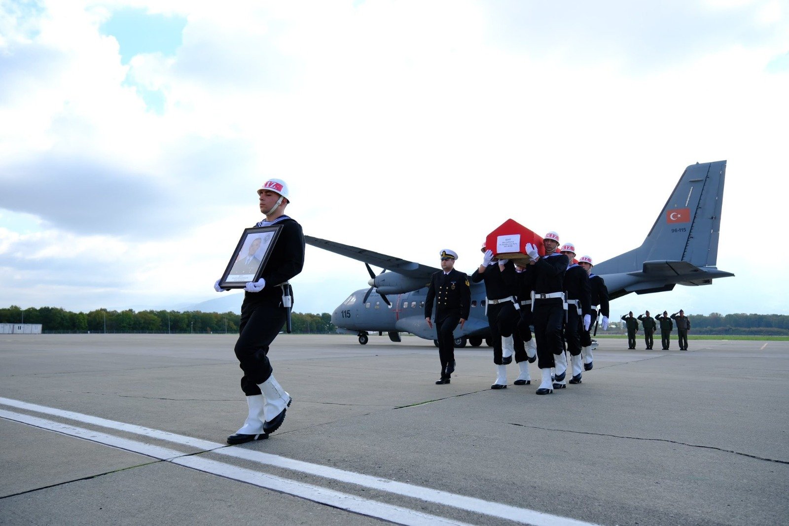 Şehit Astsubay Başçavuş Akın Karakuş şehitlik töreni