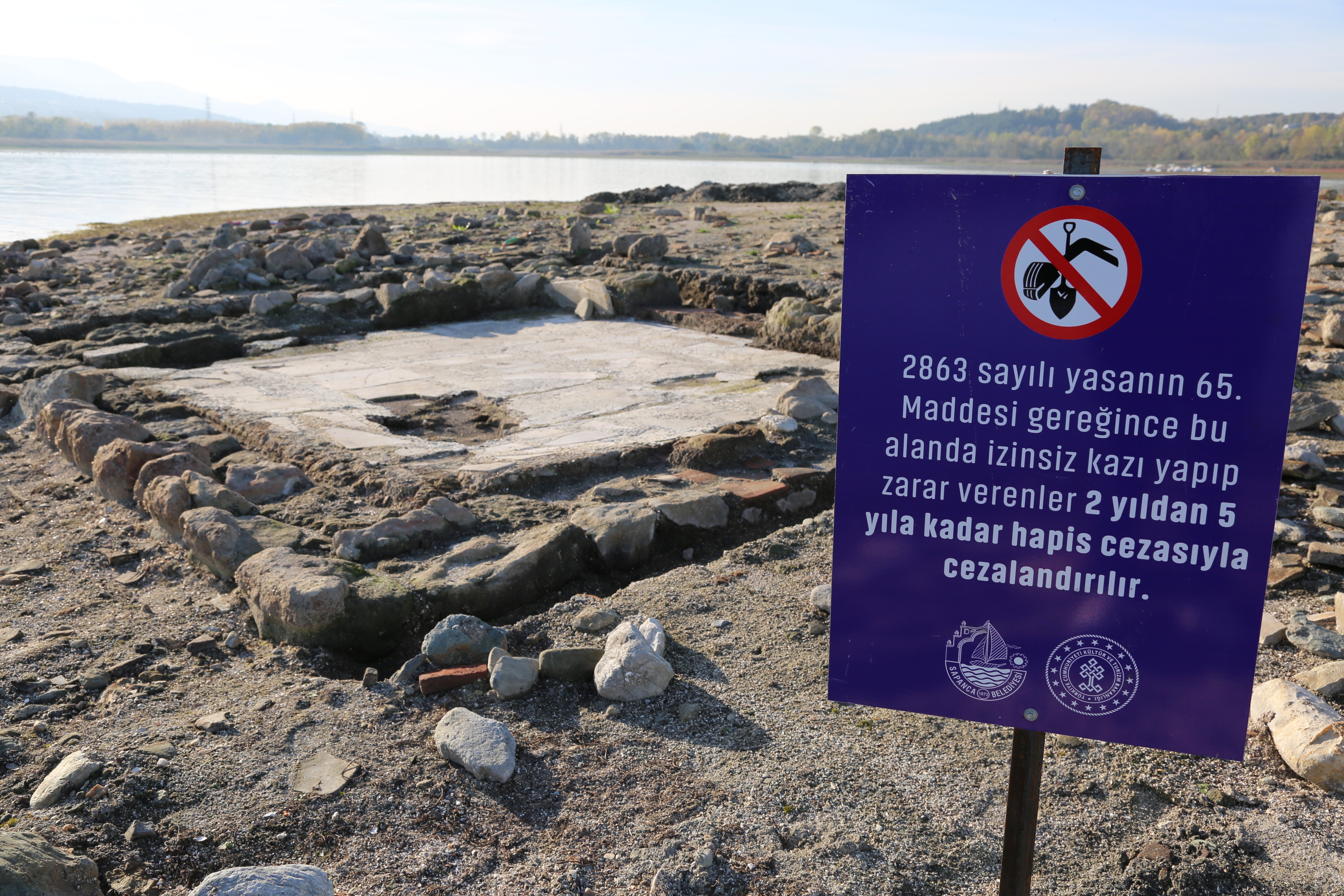 Sapanca Gölü su çekilmesi