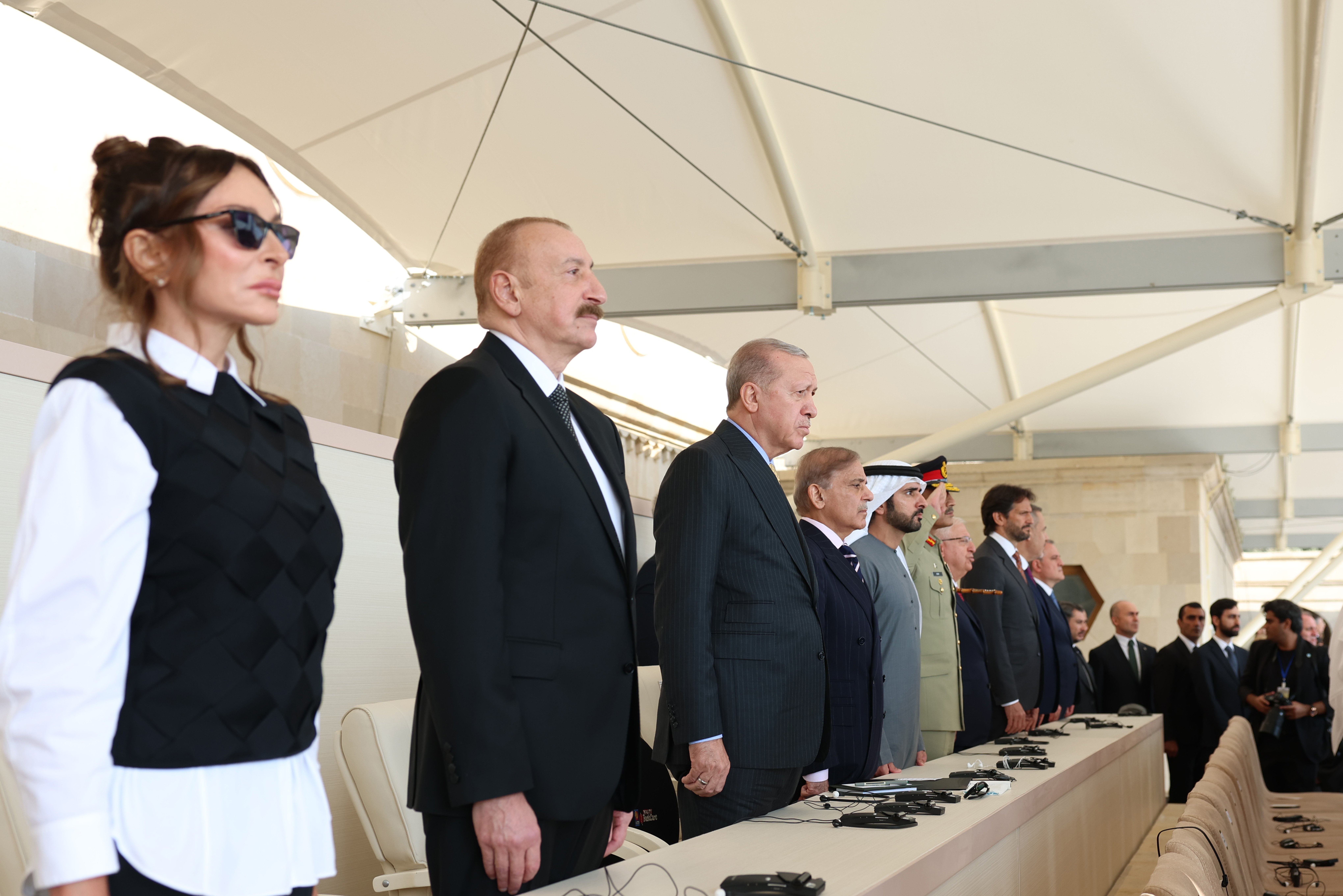 Türk ve Azeri askerleri