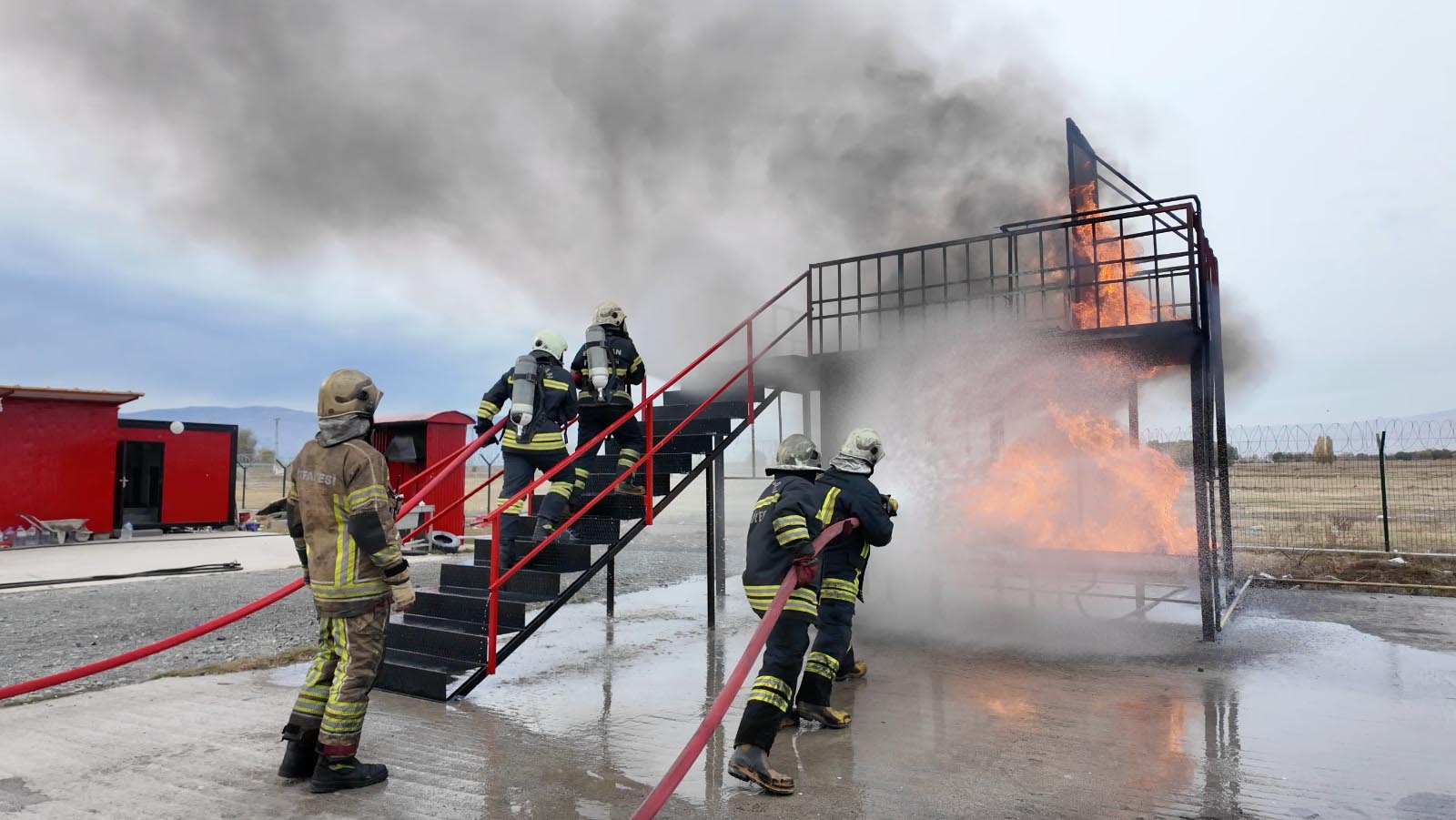 Deprem Tatbikatı Sahası