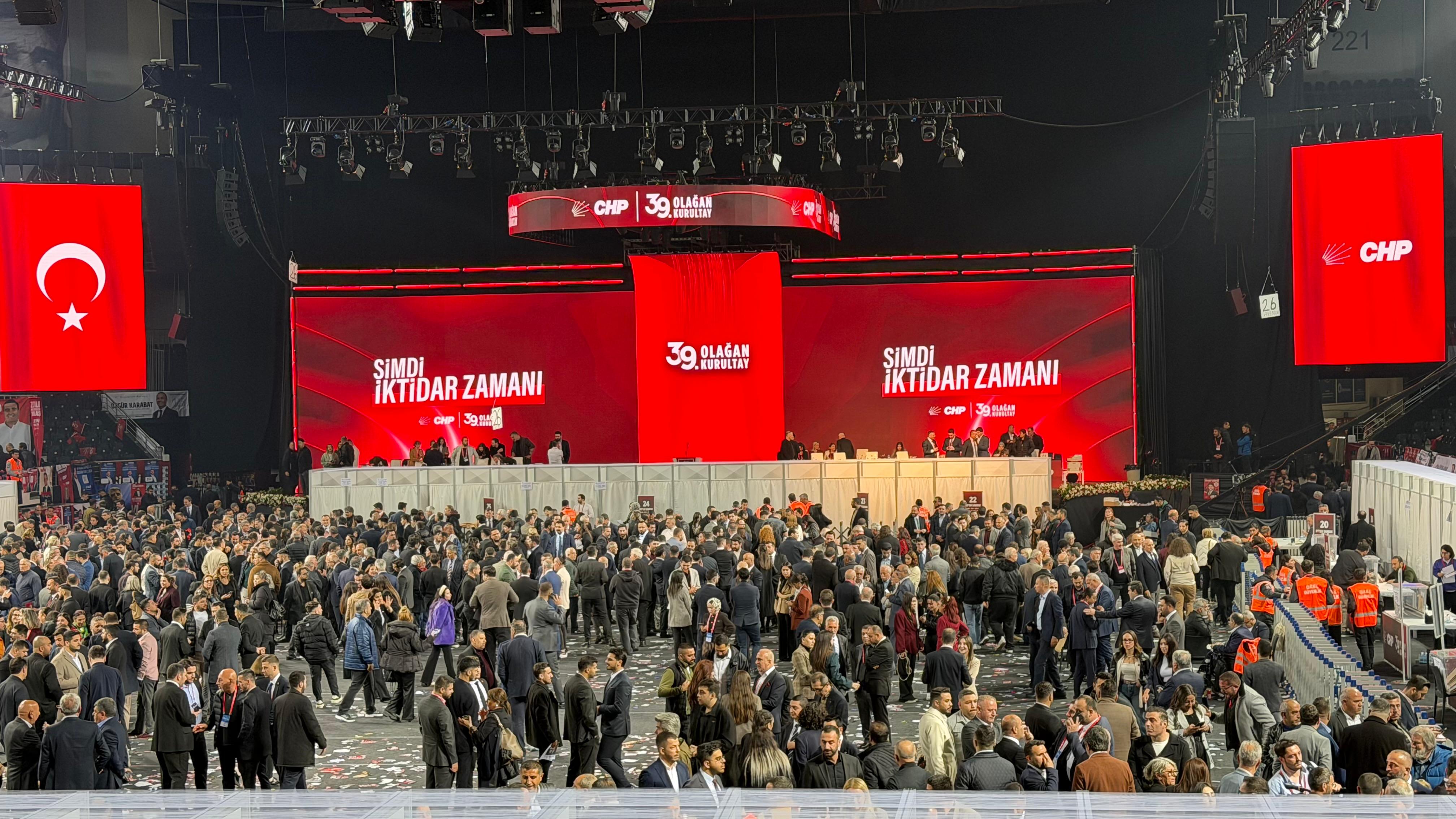 CHP delegeleri oy kullanıyor