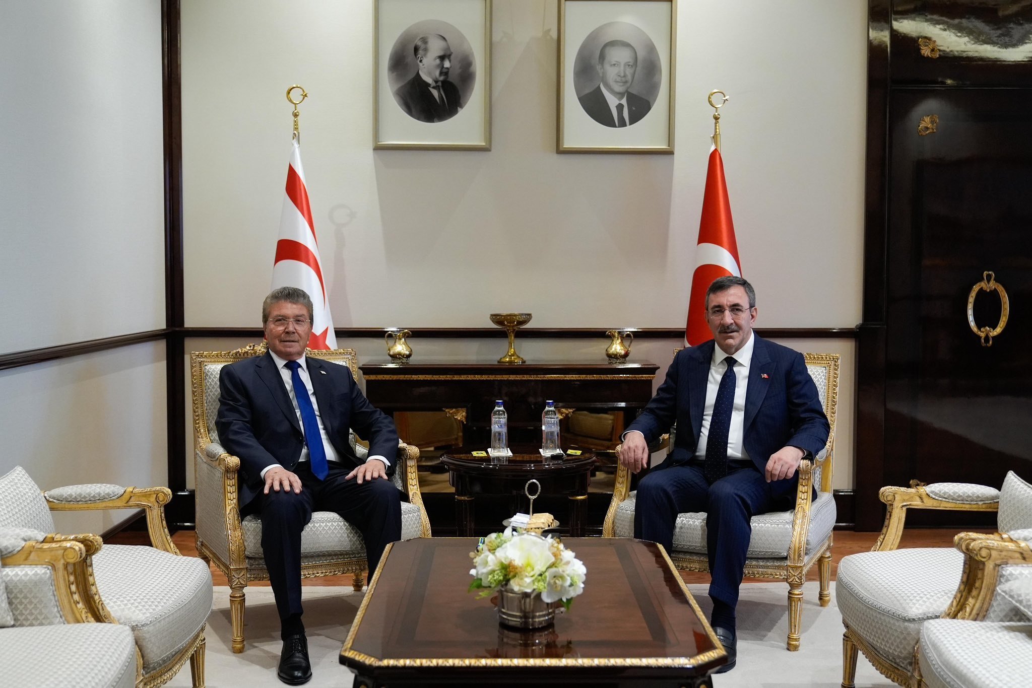 Cumhurbaşkanı Yardımcısı Yılmaz KKTC Başbakanı Üstel