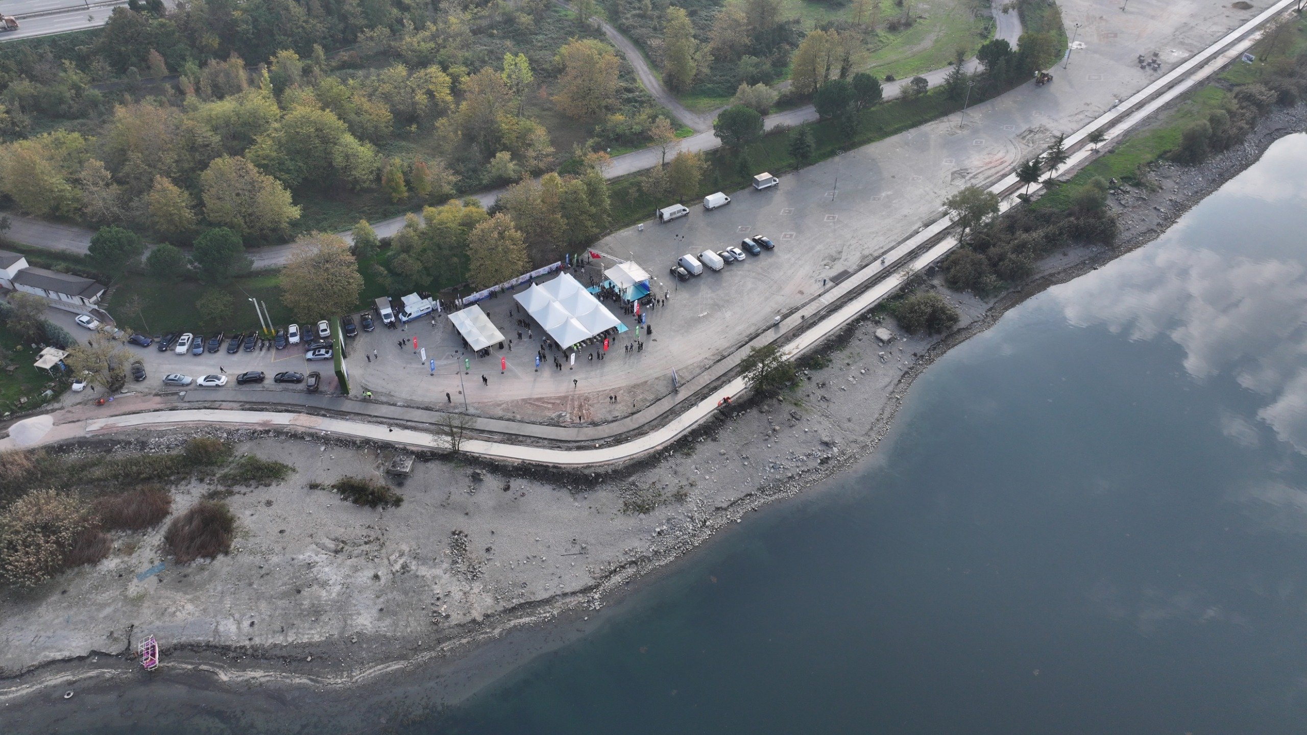 Sapanca Gölü Manzarası