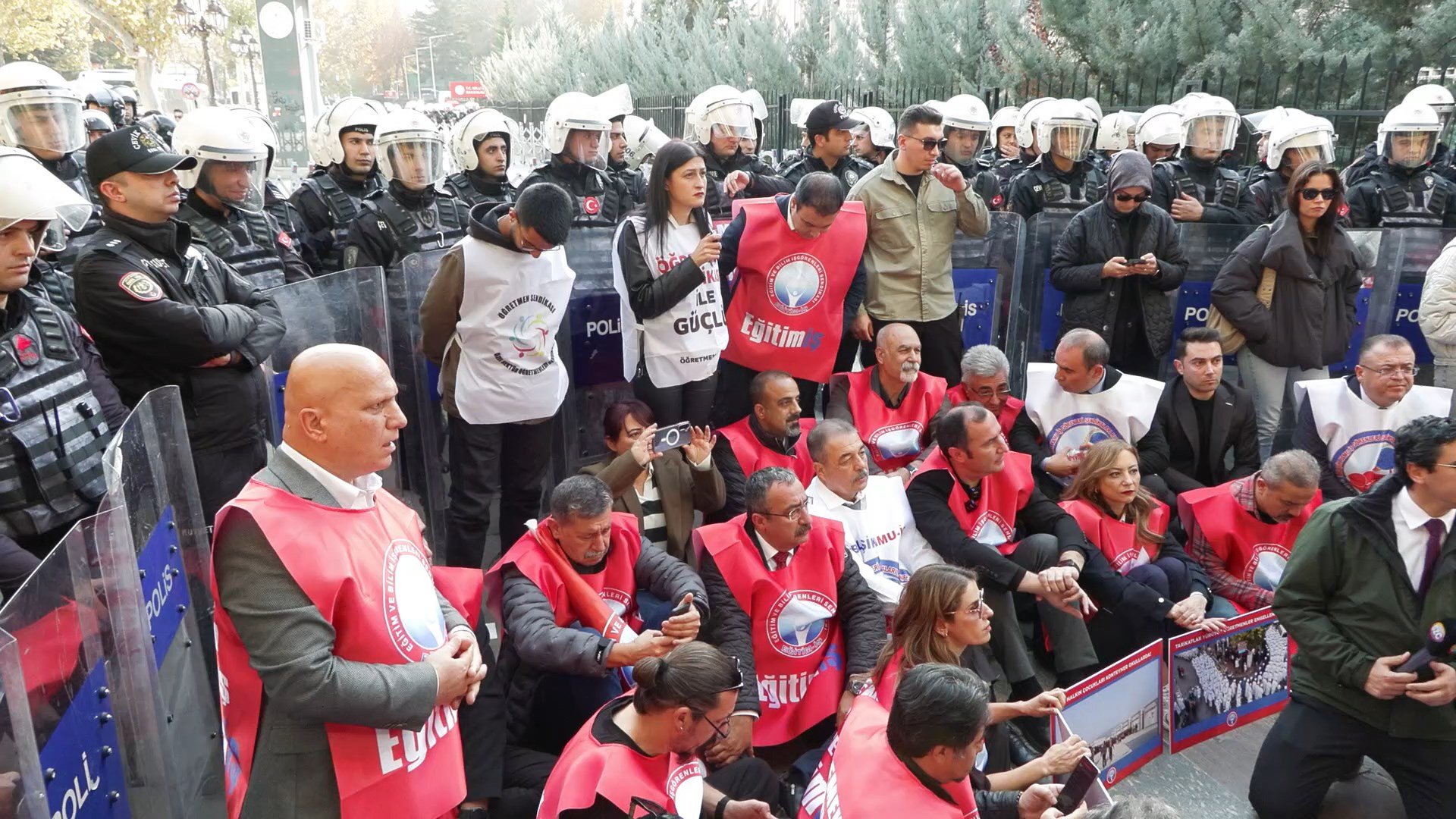 Eğitim-İş protestosu