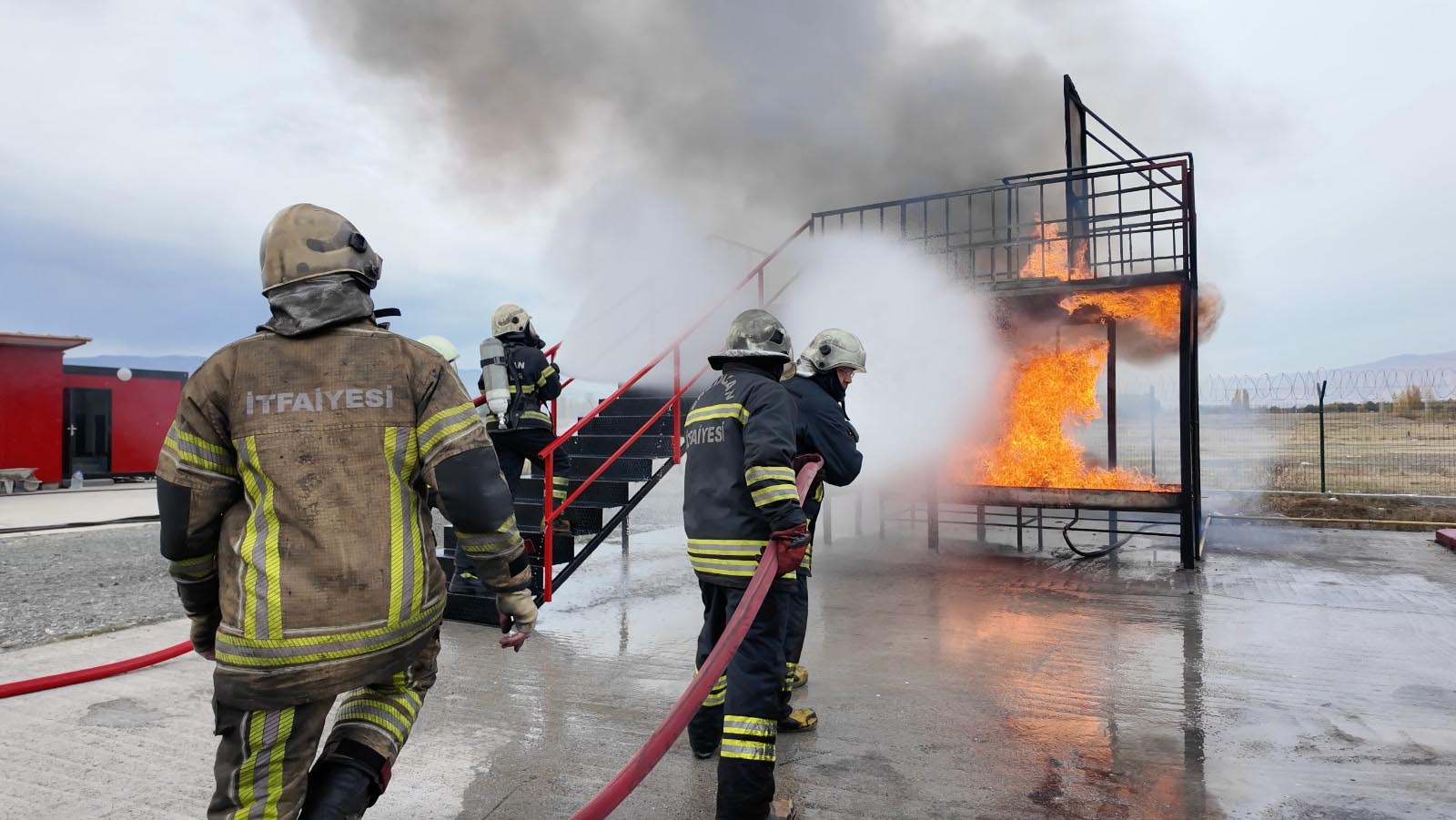 Deprem Tatbikatı Kurtarma Çalışmaları