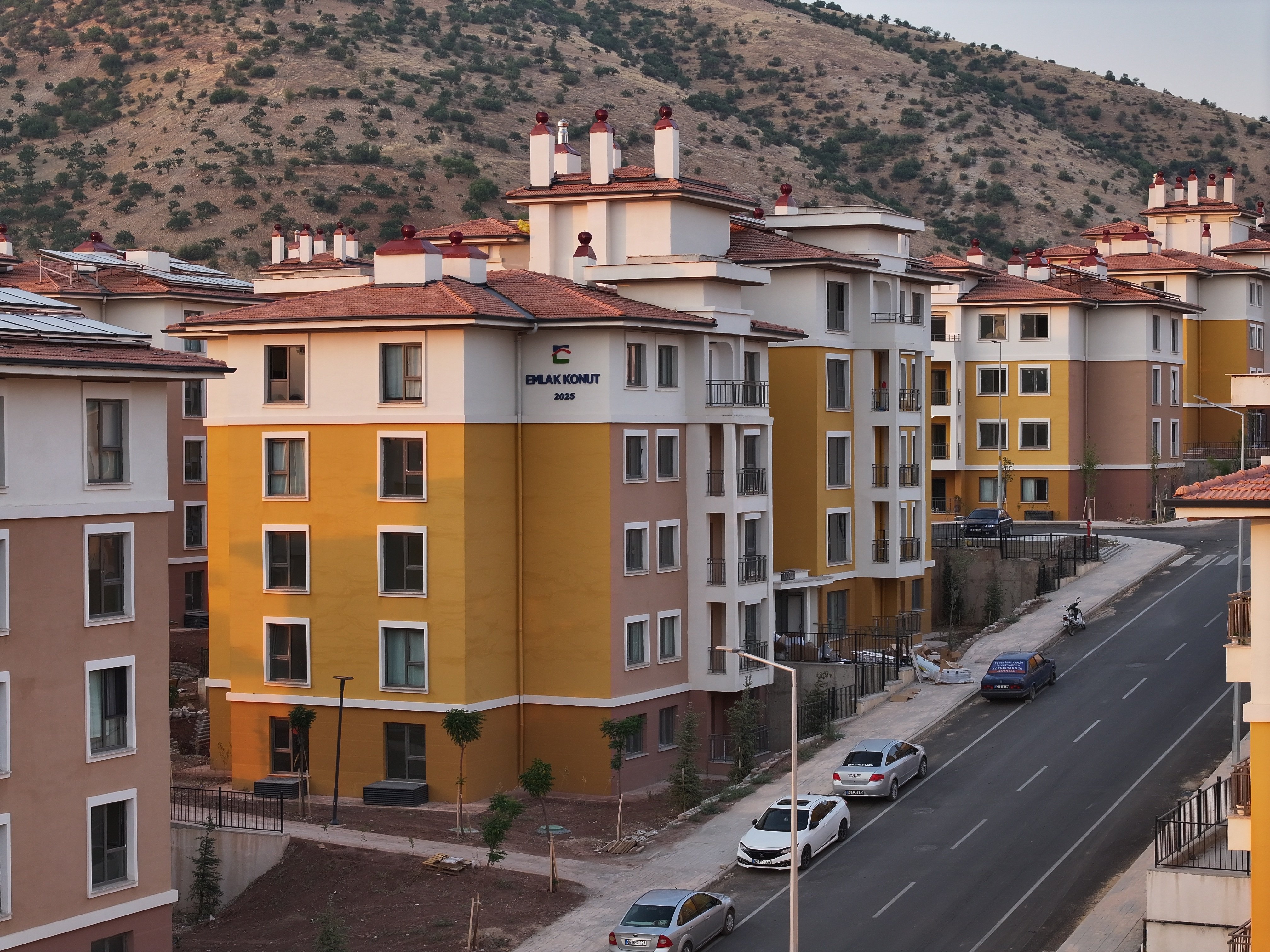 Cumhurbaşkanı Erdoğan afet konutları