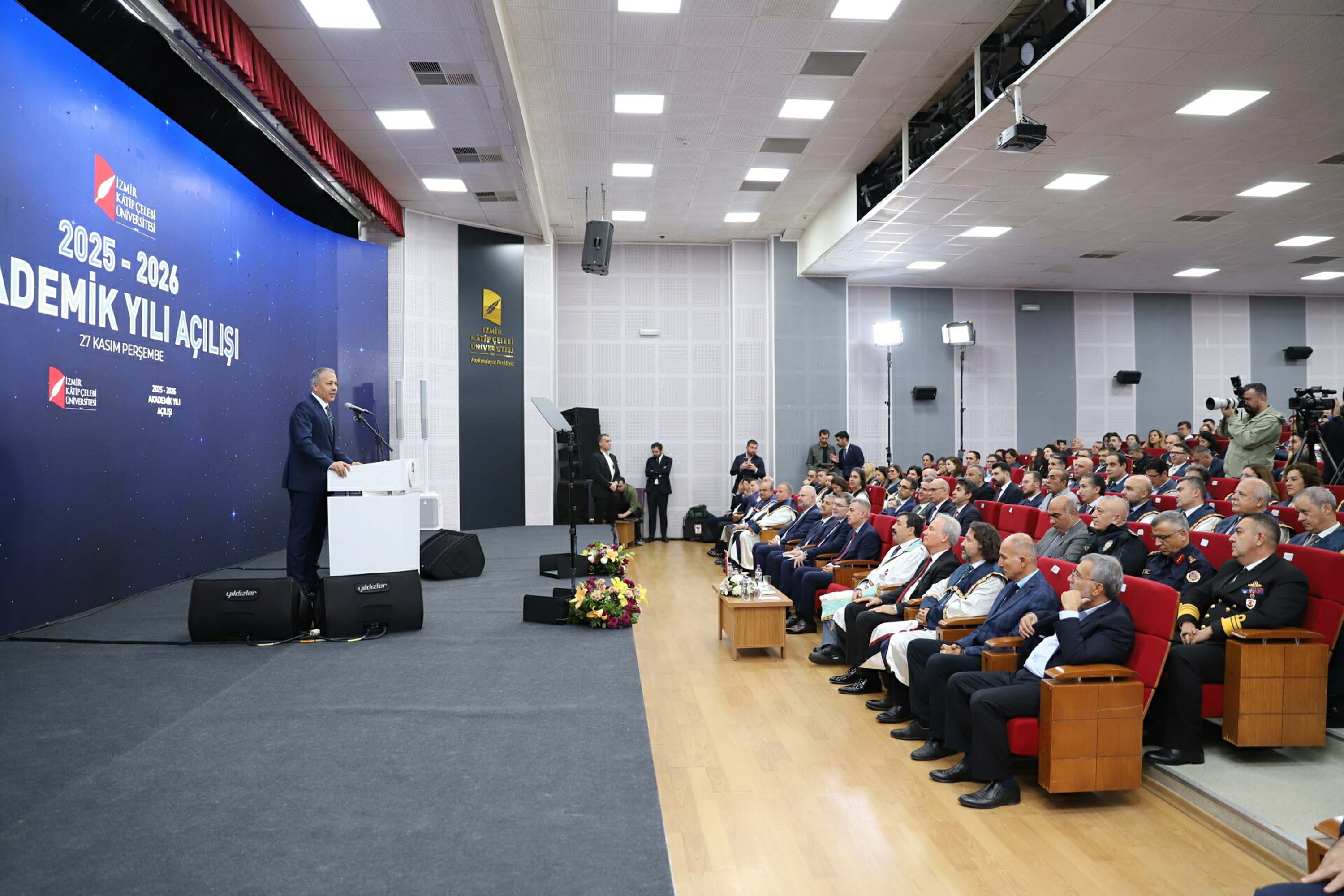 Bakan Yerlikaya üniversite töreni