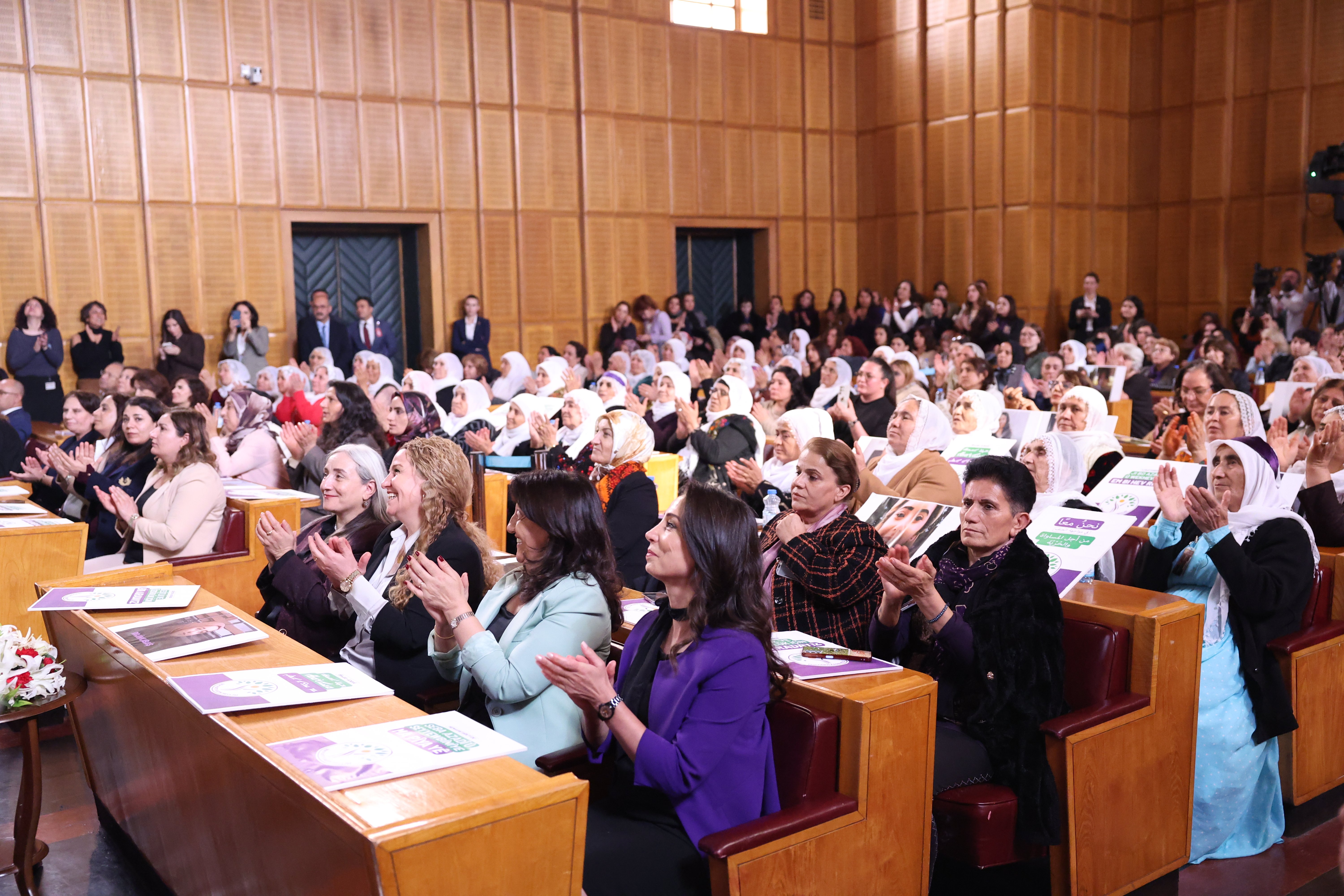 Tülay Hatimoğulları DEM Parti