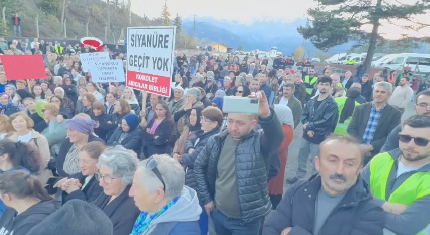 Artvin protesto kalabalık