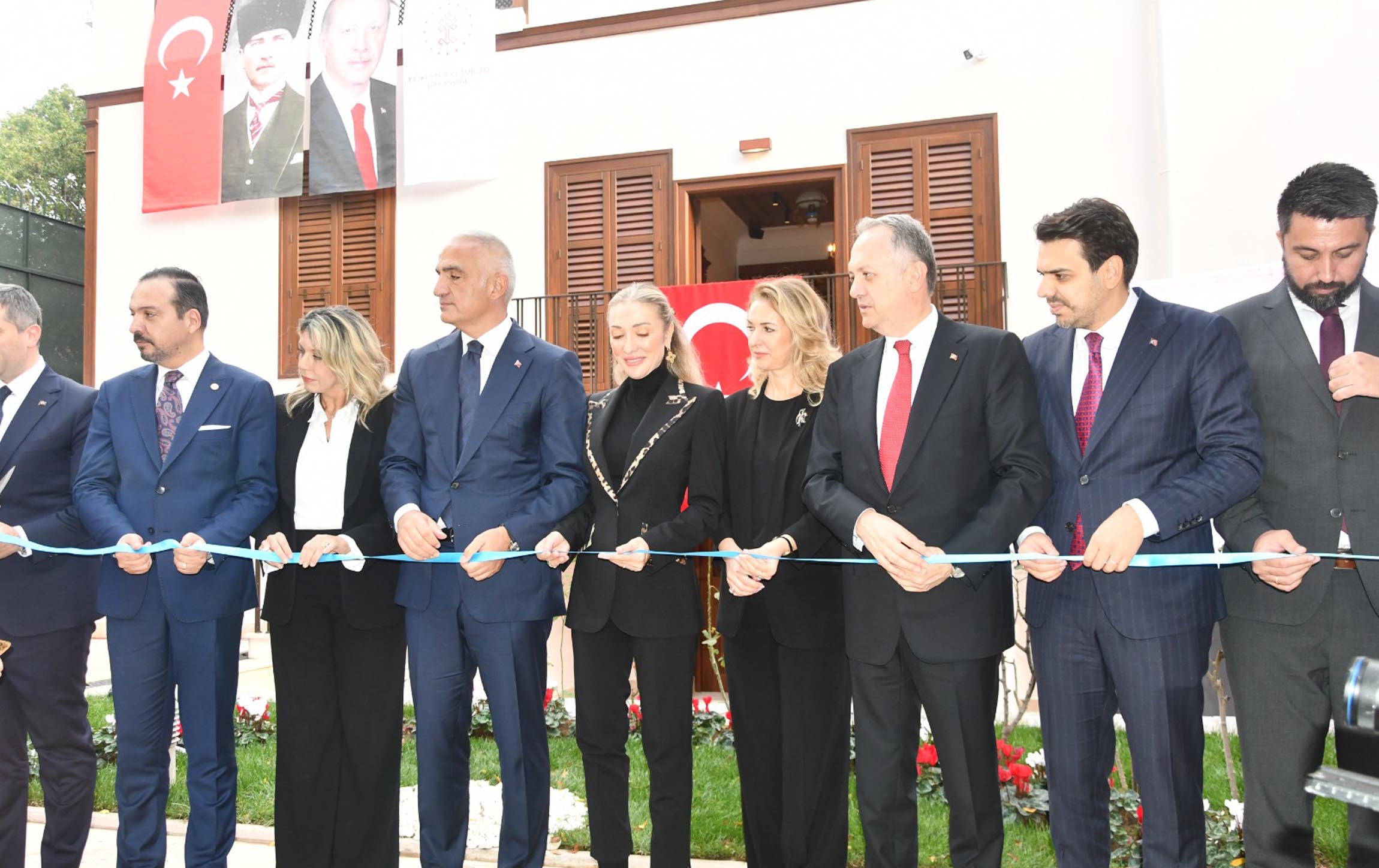 Atatürk Evi Ziyaretçiler