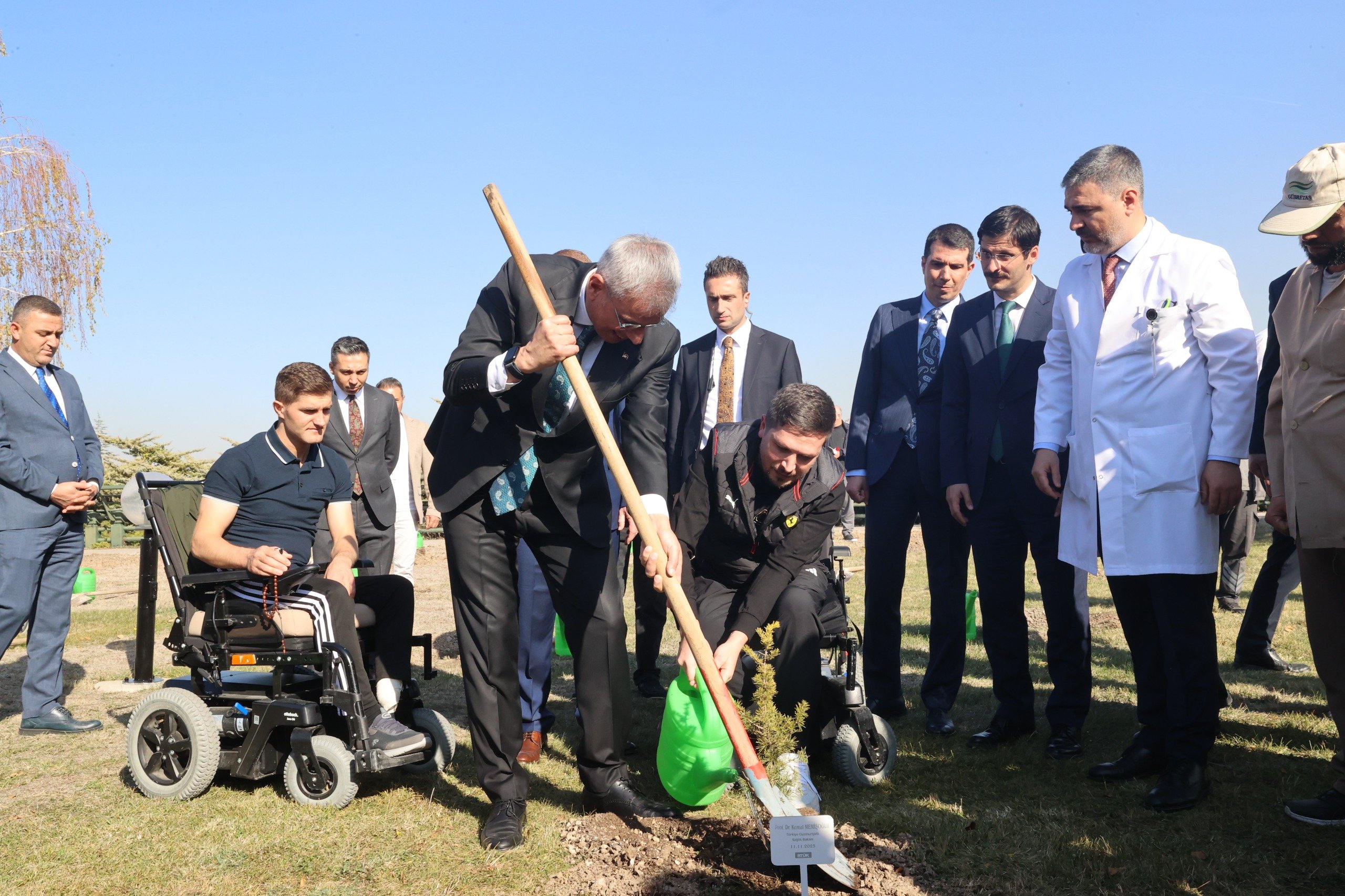 Sağlık Bakanı Kemal Memişoğlu