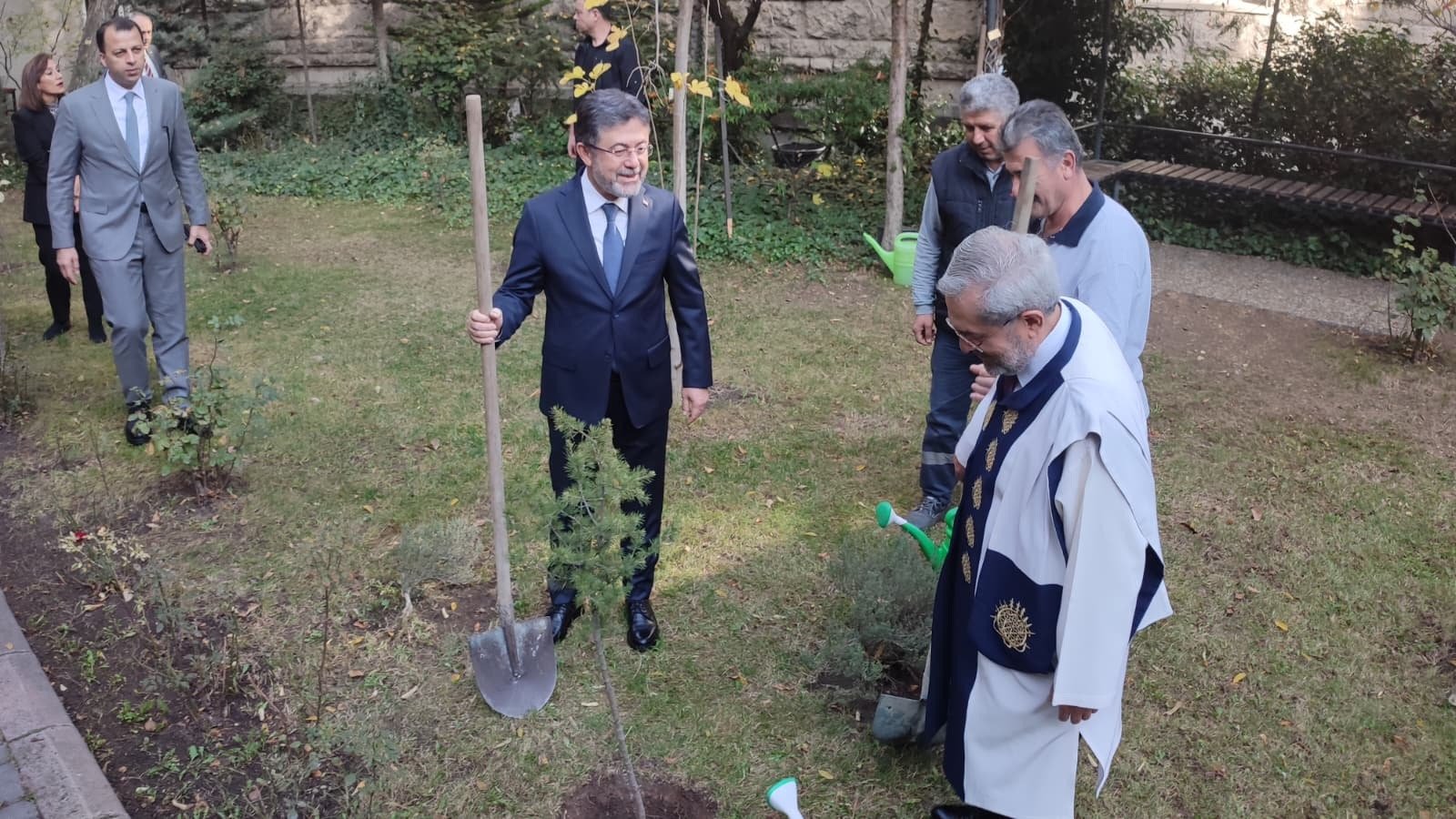 Bakan Yumaklı akademik tören