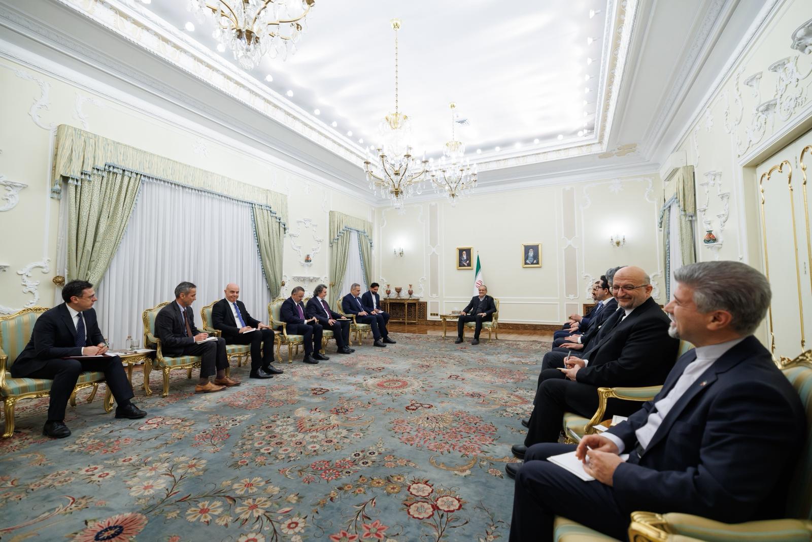 Hakan Fidan Mesud Pezeşkiyan görüşme