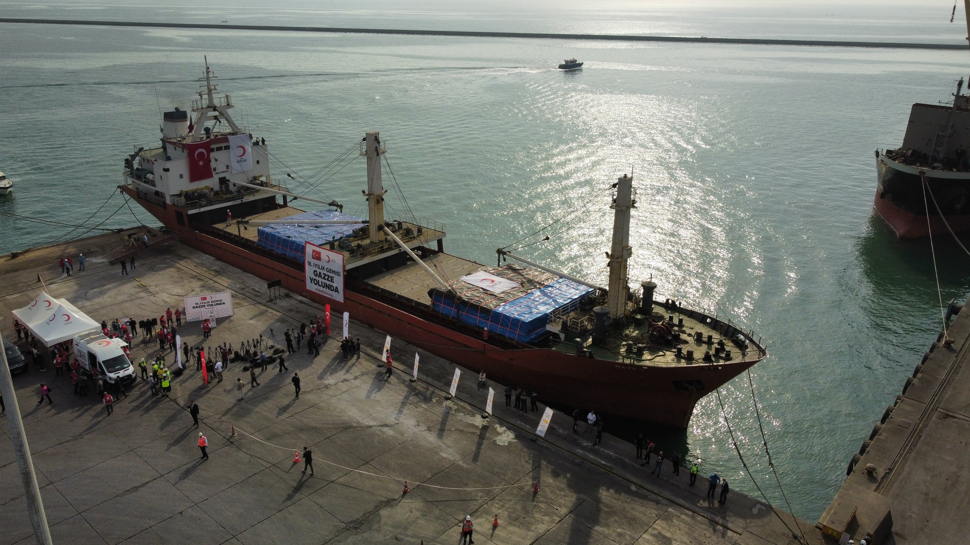 İyilik Gemisi yardım malzemeleri