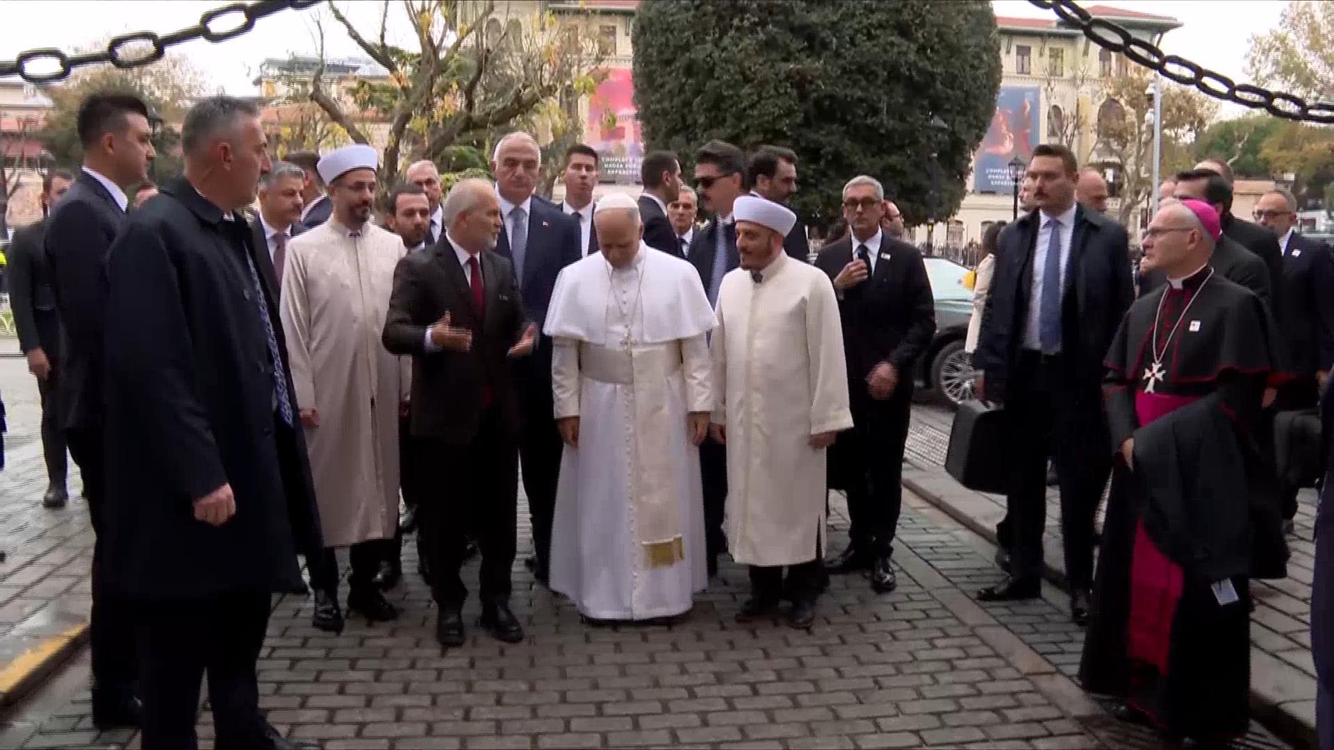 Papa 14. Leo Sultanahmet Camii protokol karşılama