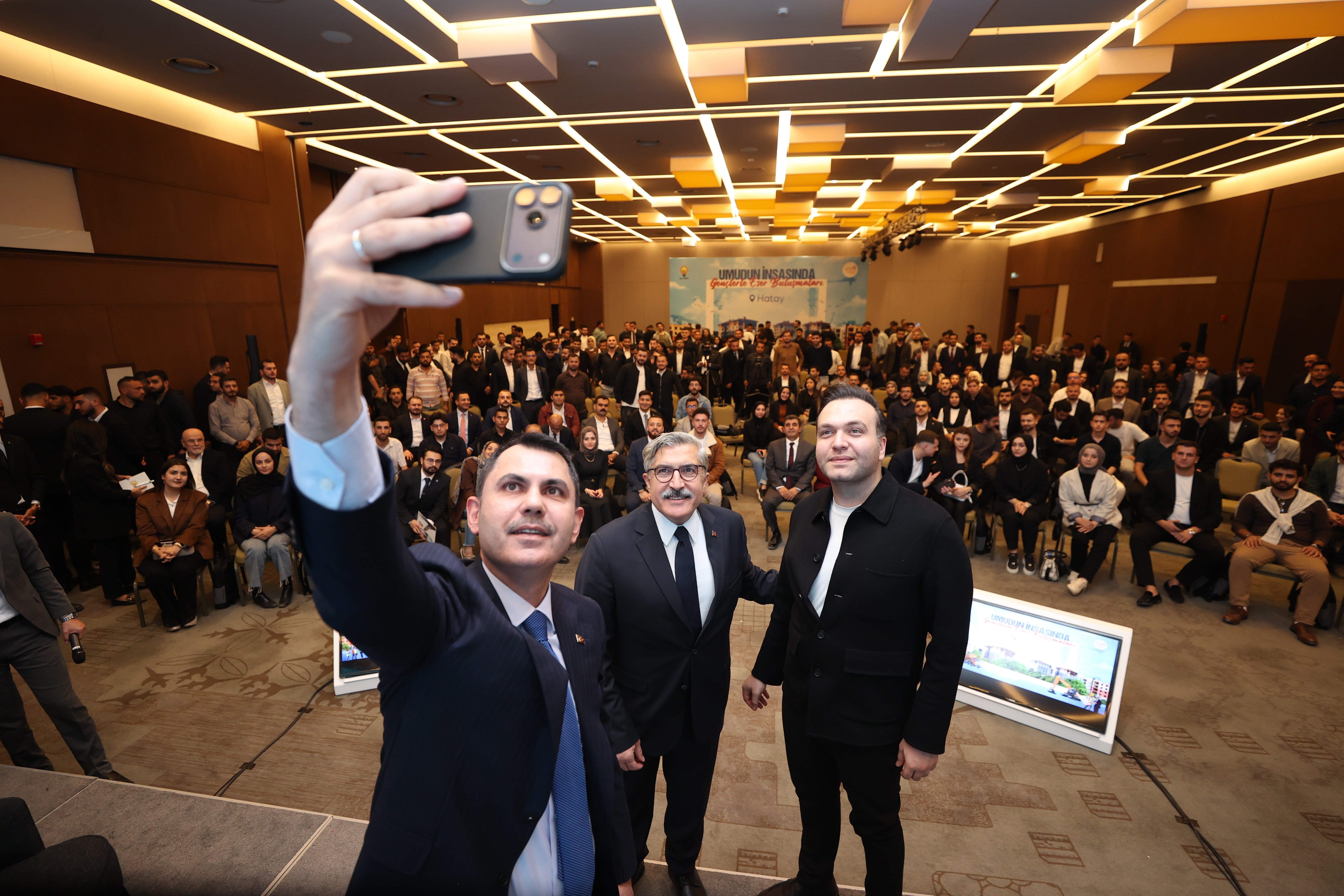 Bakan Kurum gençlerle sohbet