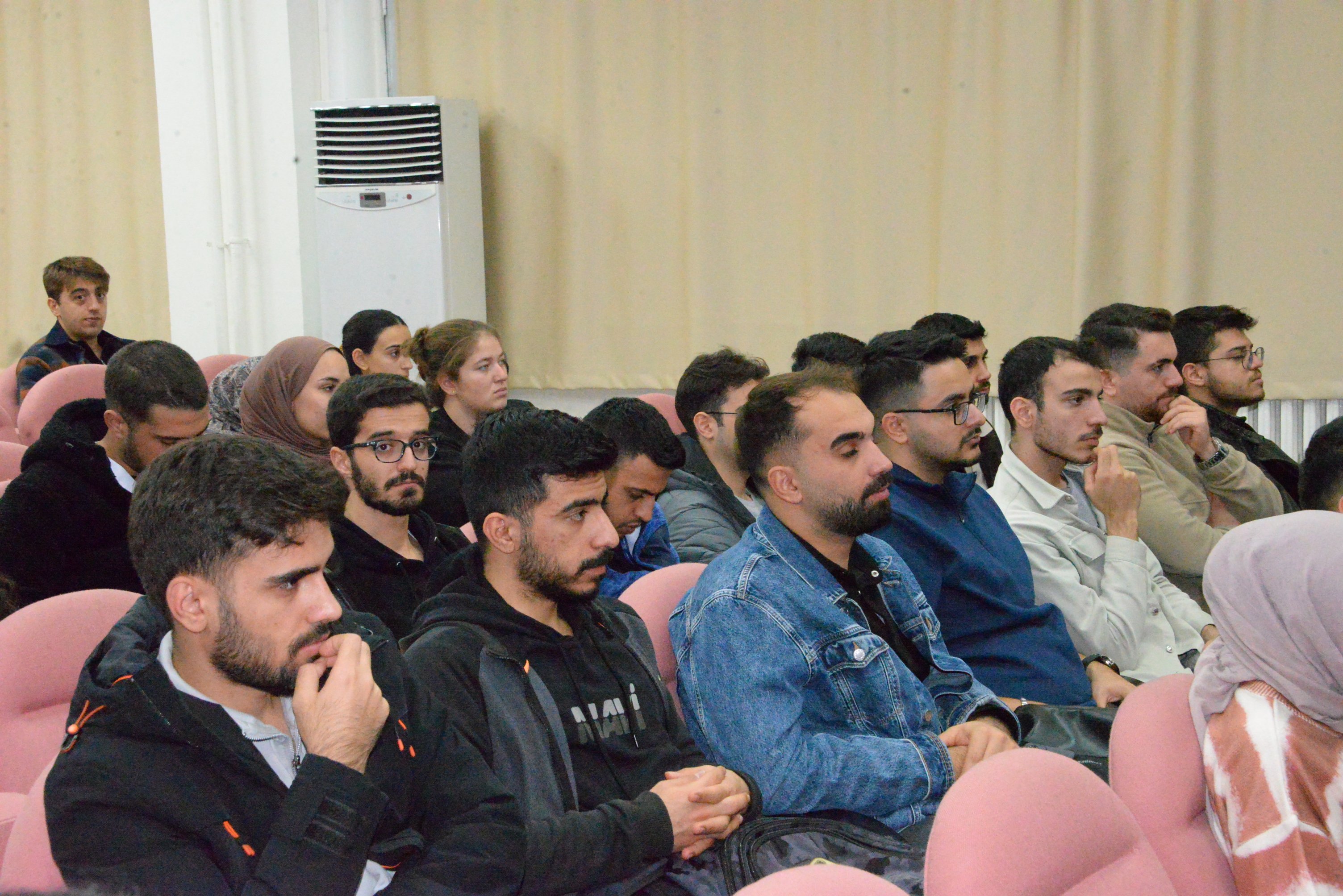 Hekim adayları eğitim