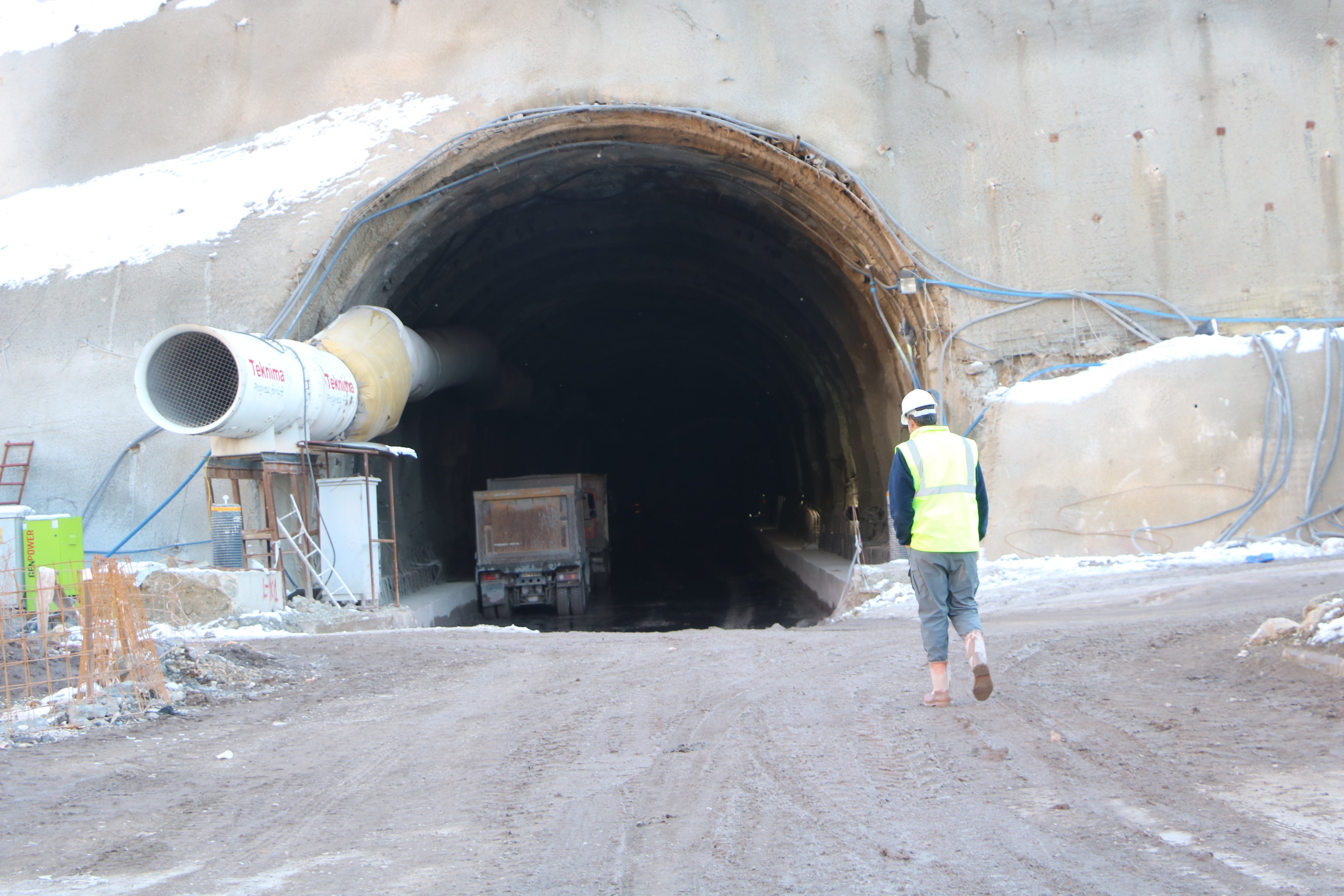 Yüksekova T2 Tüneli İnşaatı