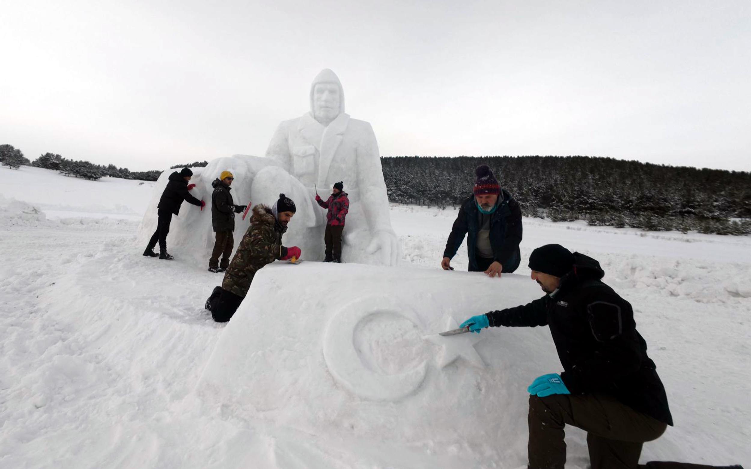 Sarıkamış anma etkinlikleri kardan heykel