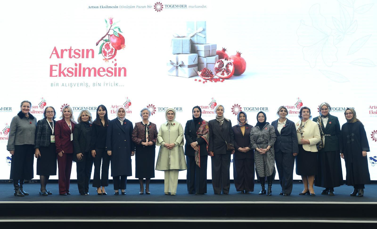 Emine Erdoğan Stant Gezisi