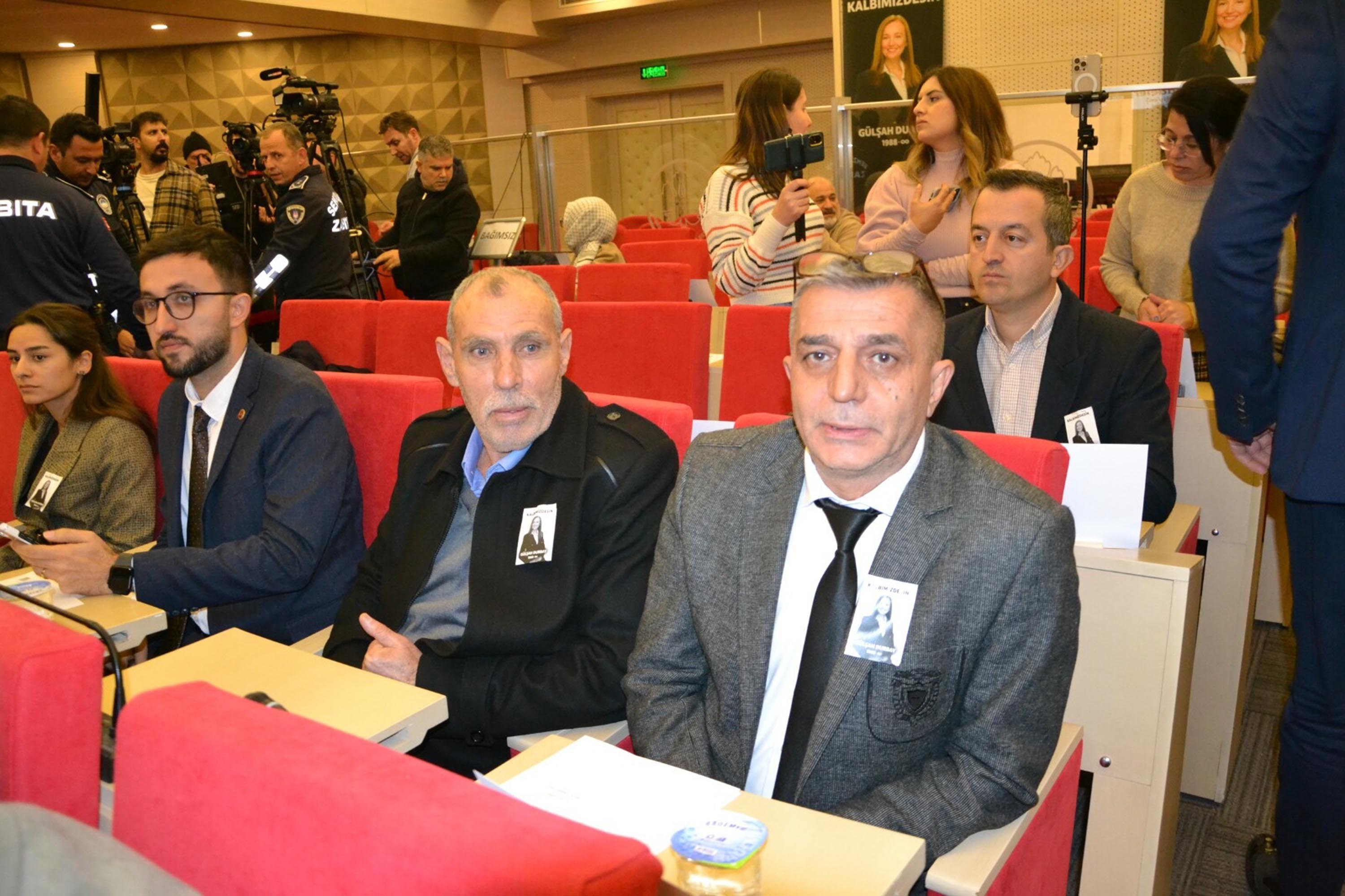 Hakan Şimşek konuşma yapıyor