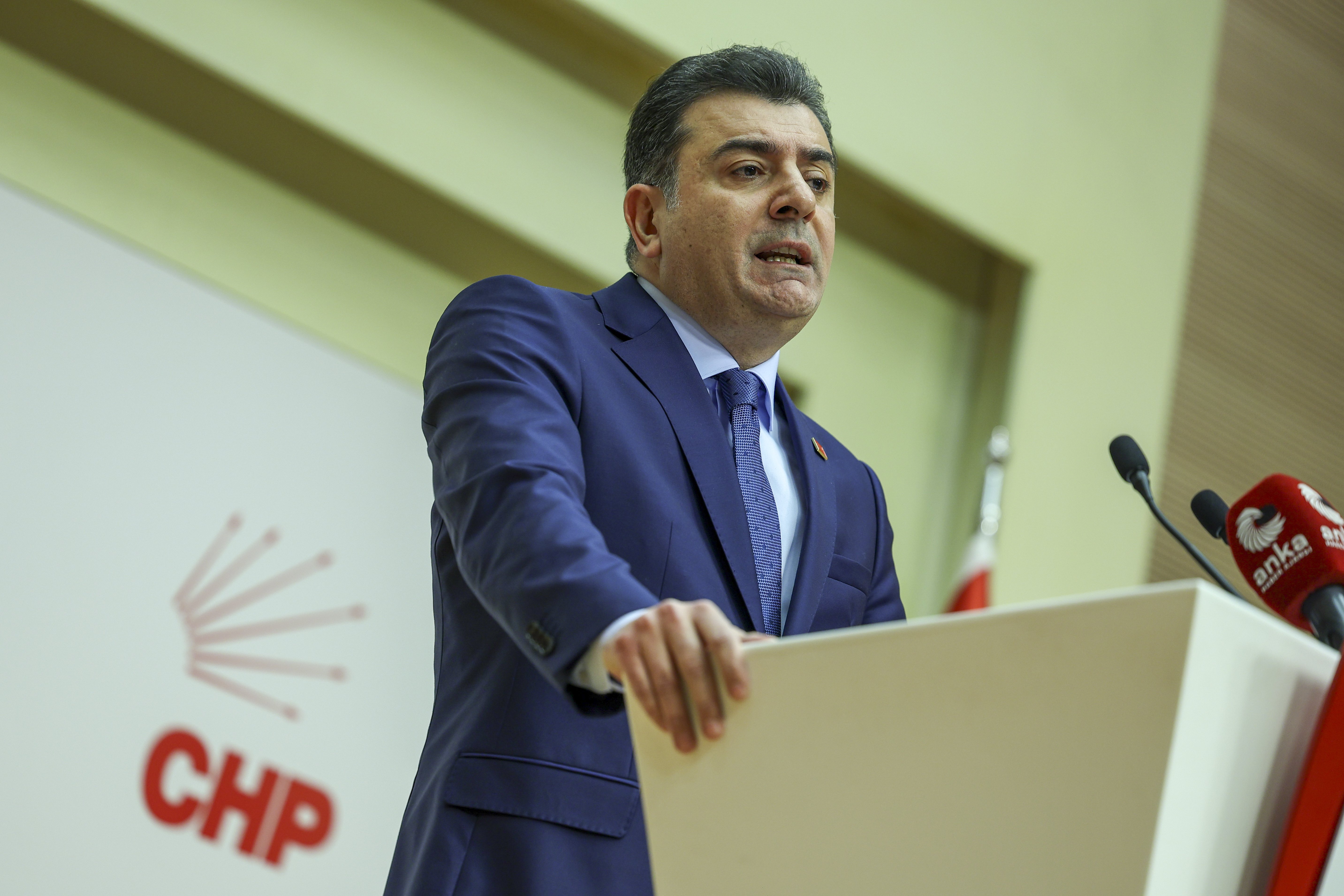 CHP Sözcüsü Zeynel Emre konuşuyor