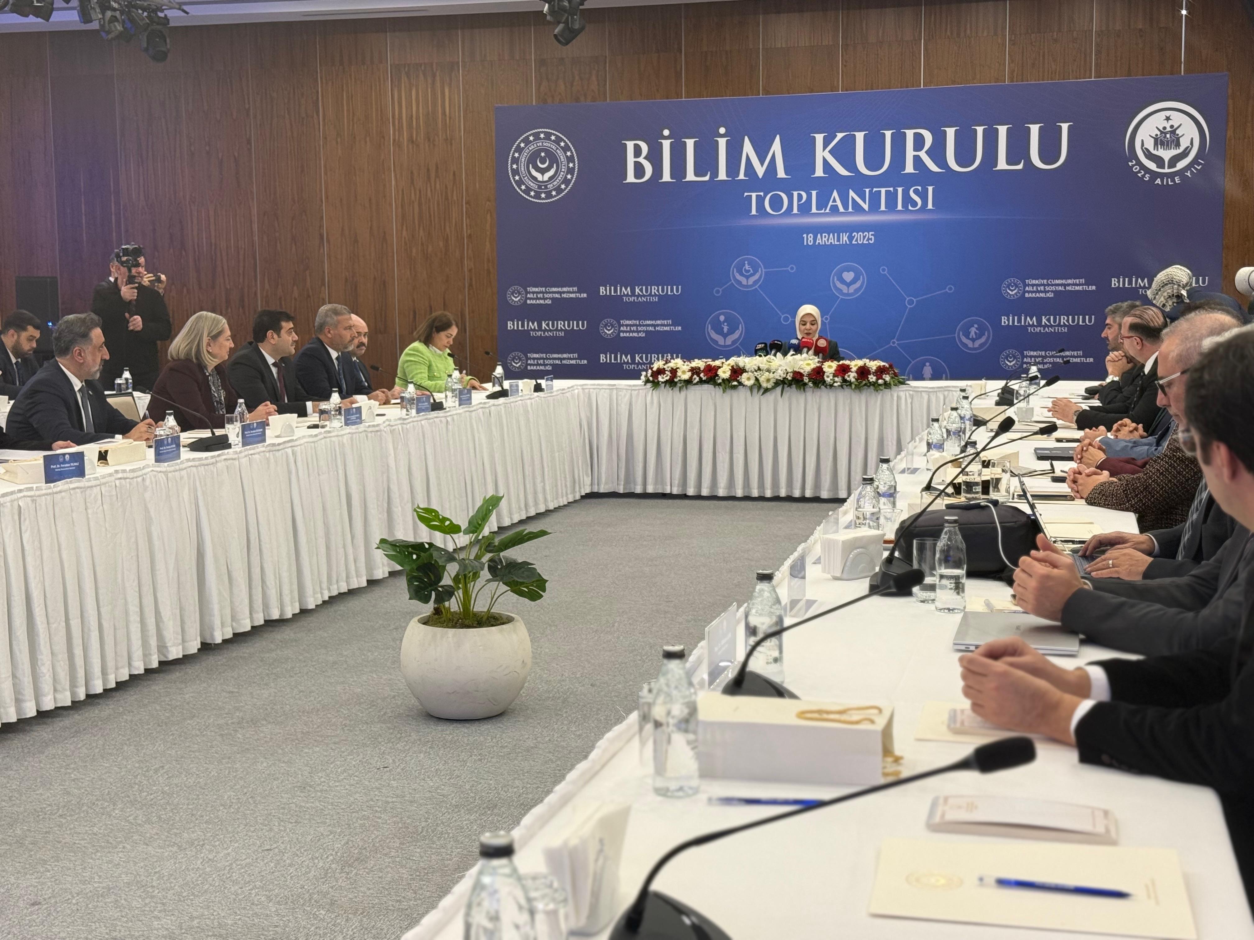 Aile ve Sosyal Hizmetler Bakanı Mahinur Özdemir Göktaş