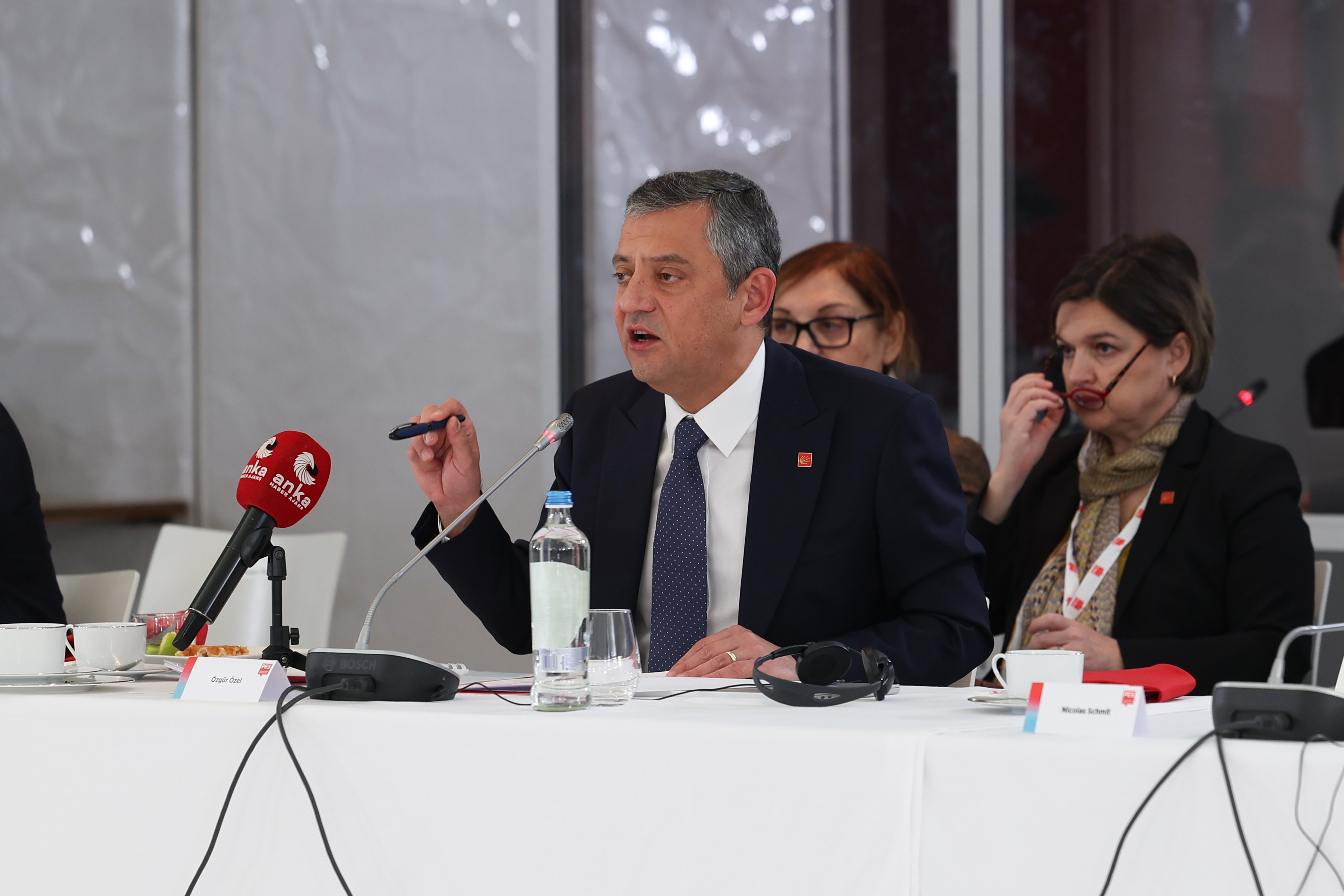 Özgür Özel Avrupa Sosyalist Partisi Toplantısı