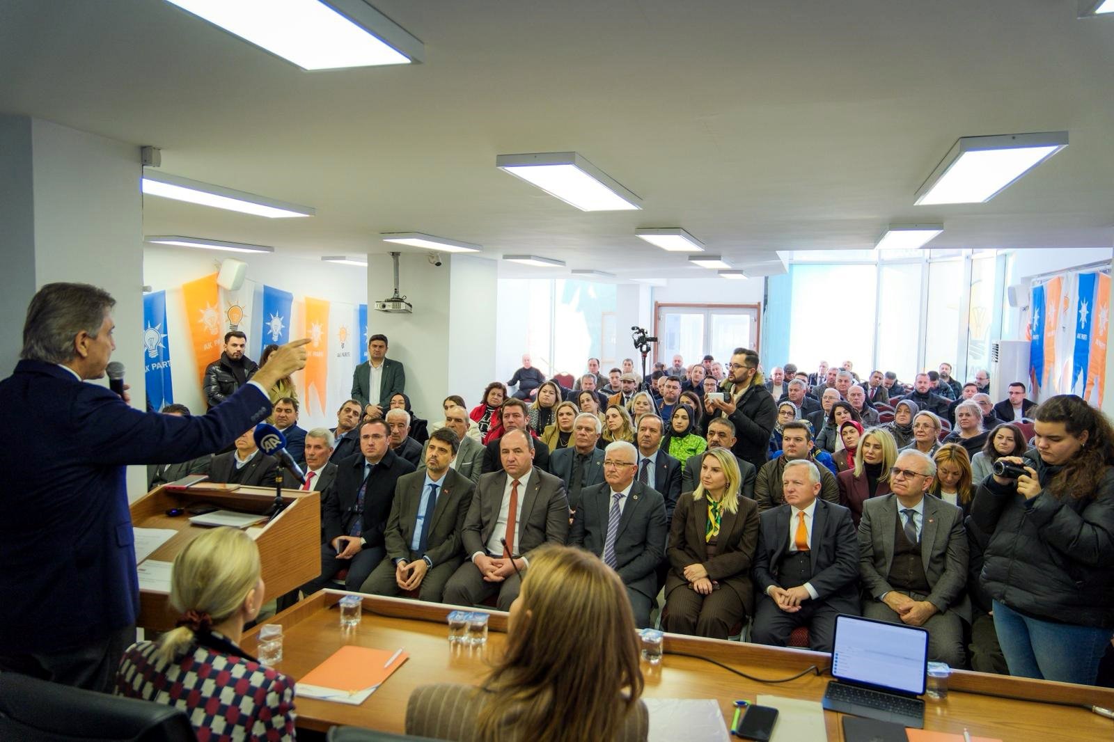 Mustafa Demir konuşma yapıyor