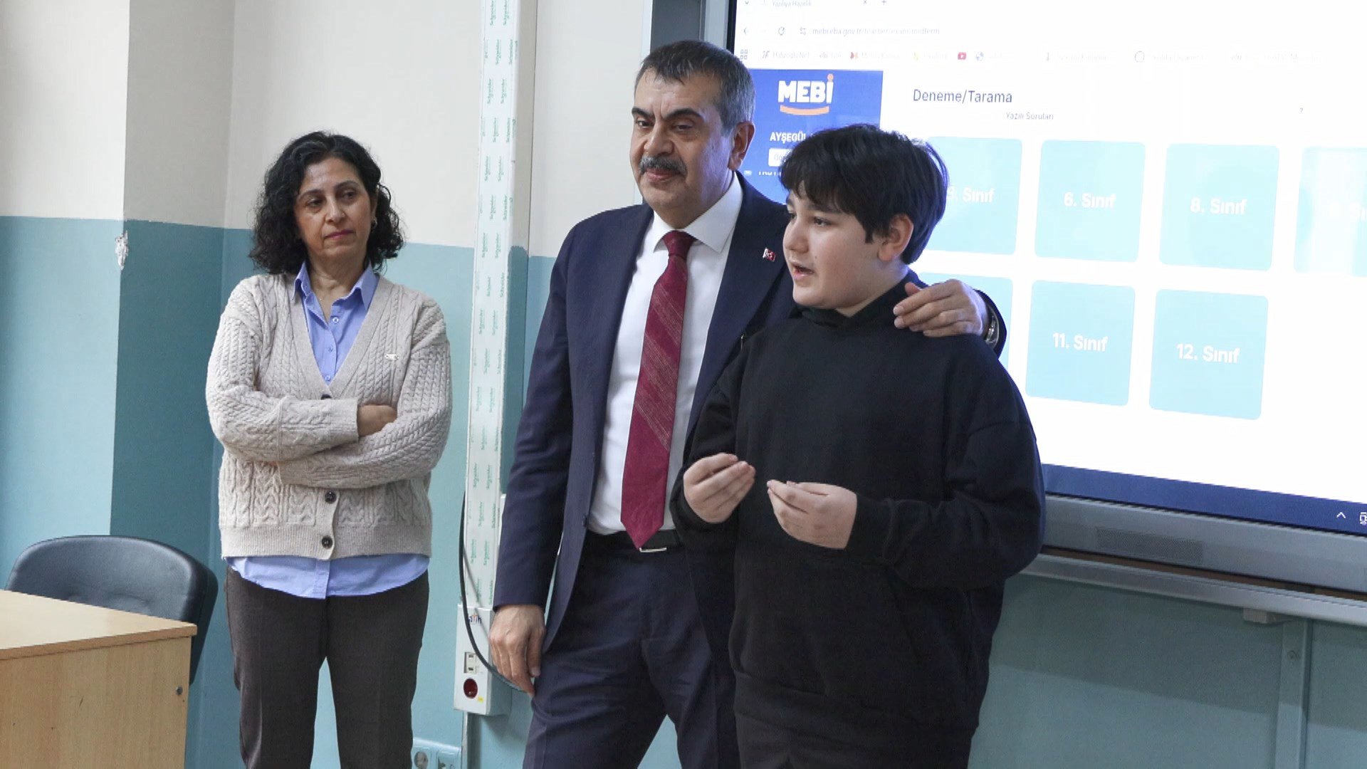 Bakan Tekin öğrencilere LGS hakkında bilgi veriyor