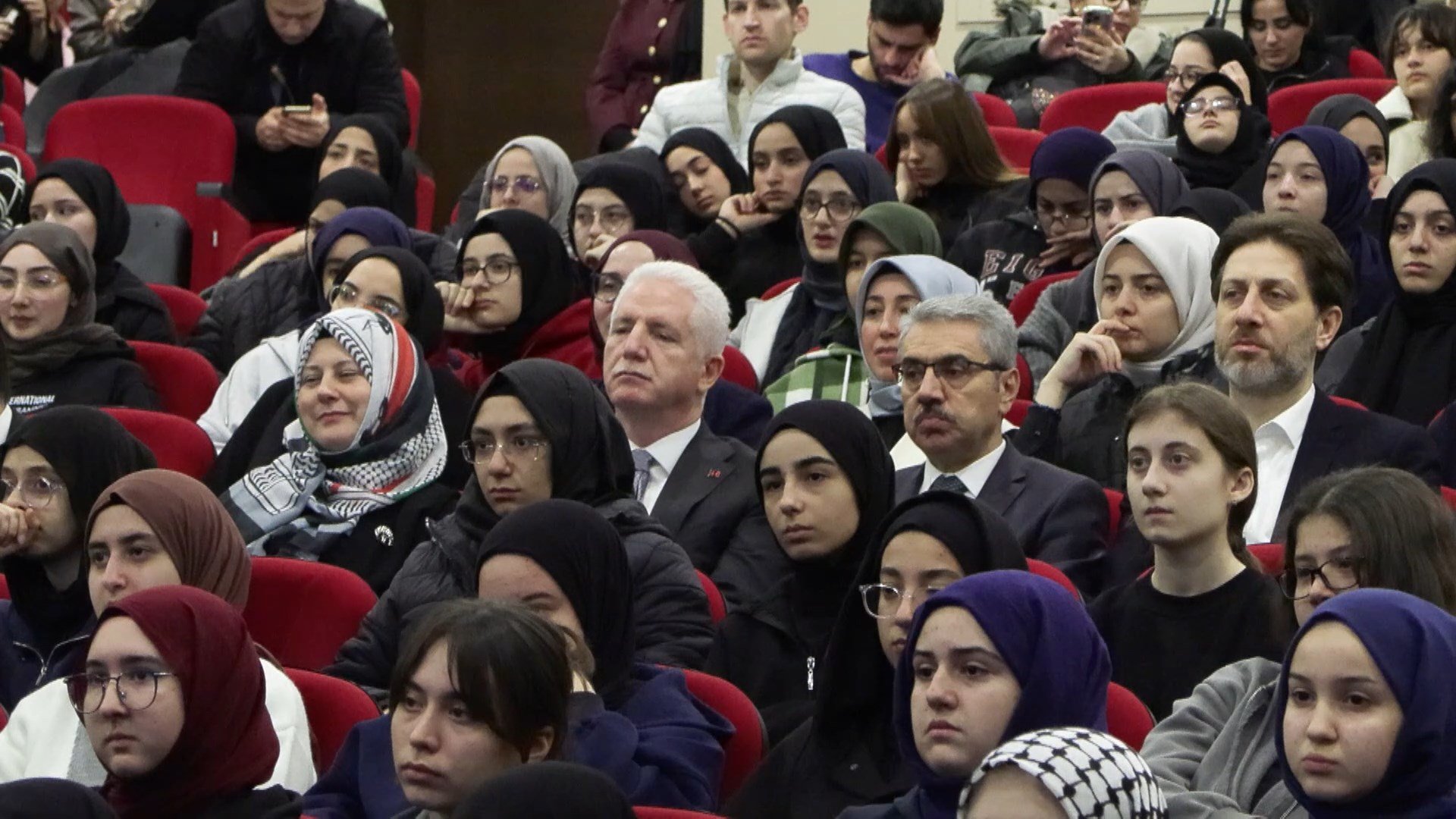 İstanbul Valisi Davut Gül konuşma yapıyor