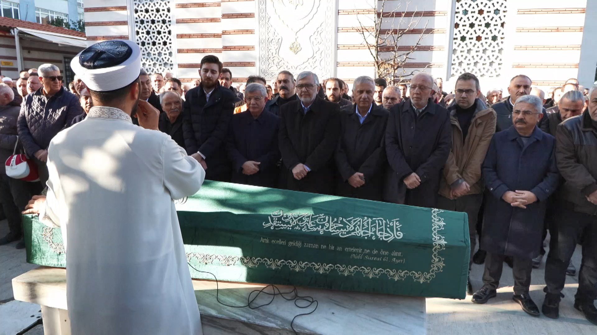 Cenaze töreni Metin Şar Camii