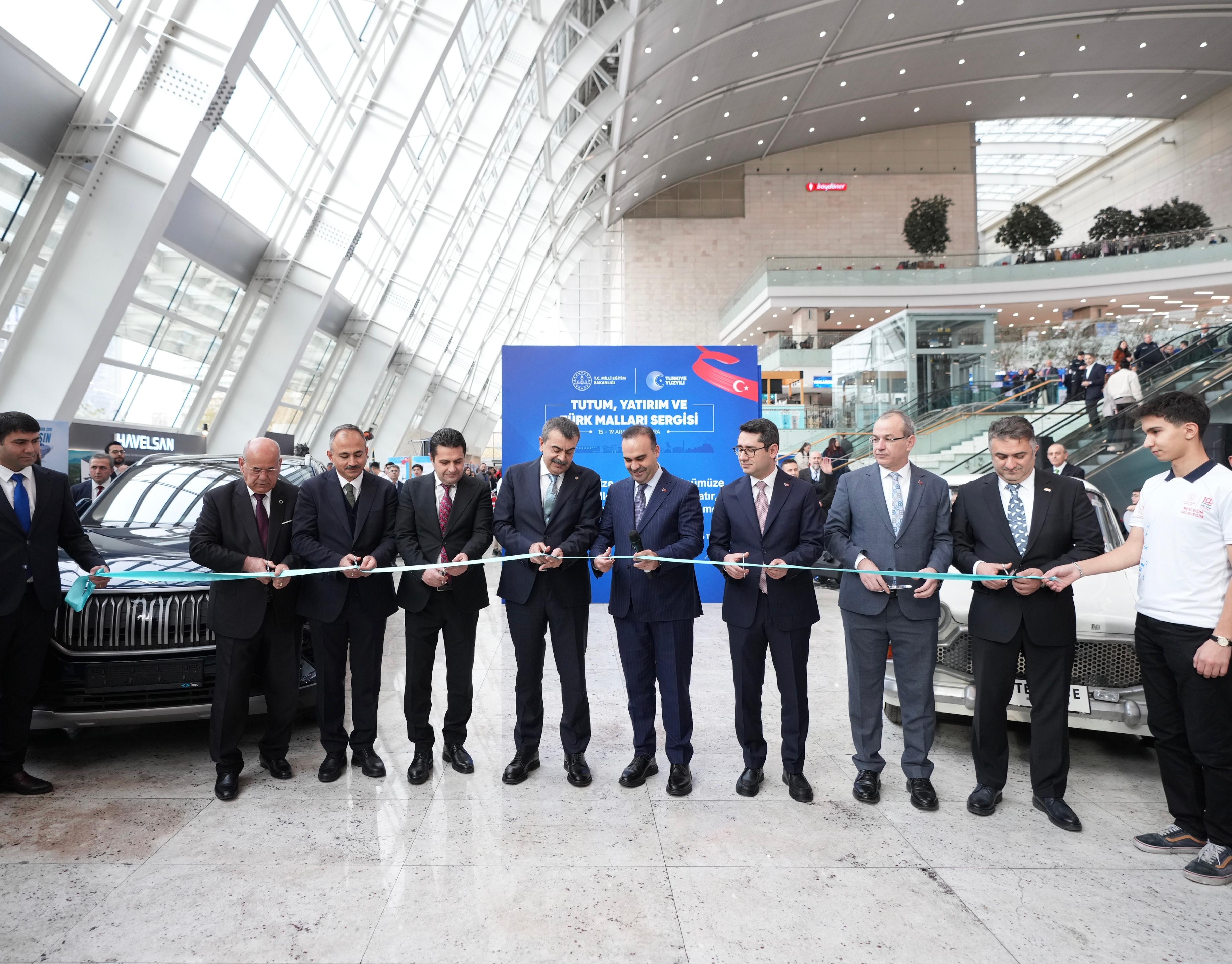 Bakanlar öğrencilerle sohbet ediyor