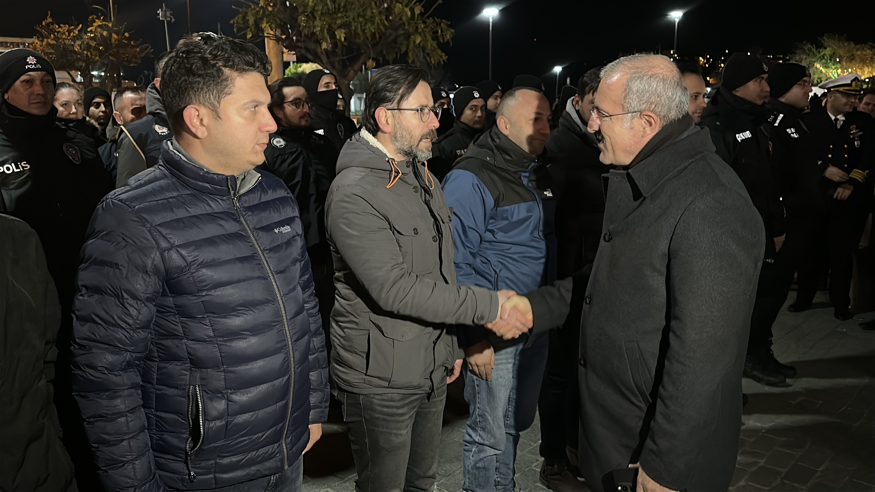 Çanakkale Valisi Ömer Toraman polis ekipleriyle