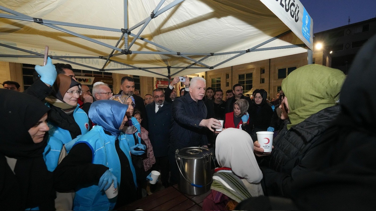 İstanbul Valisi Davut Gül Sabah Namazı Programı