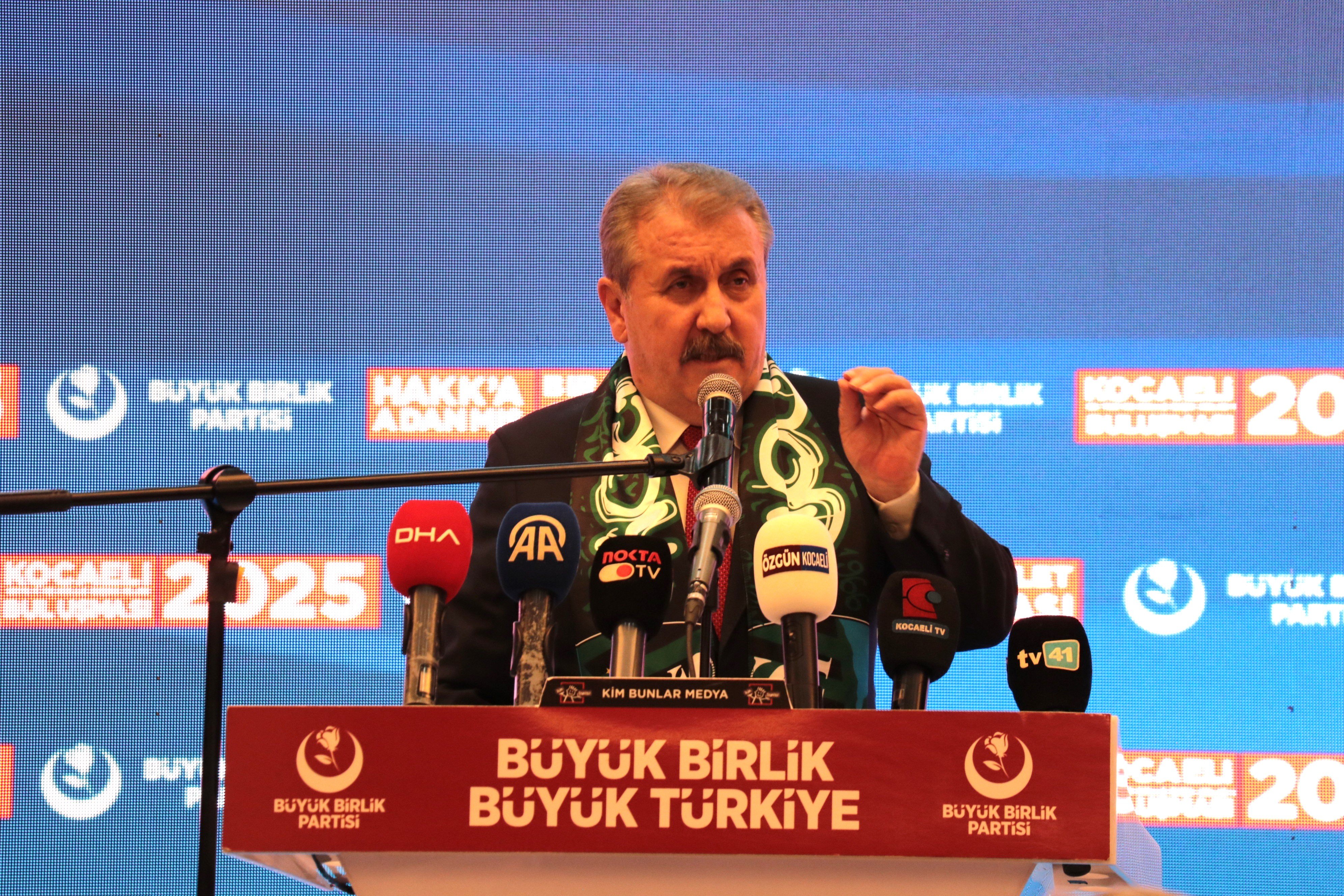 BBP Genel Başkanı Mustafa Destici konuşma yapıyor