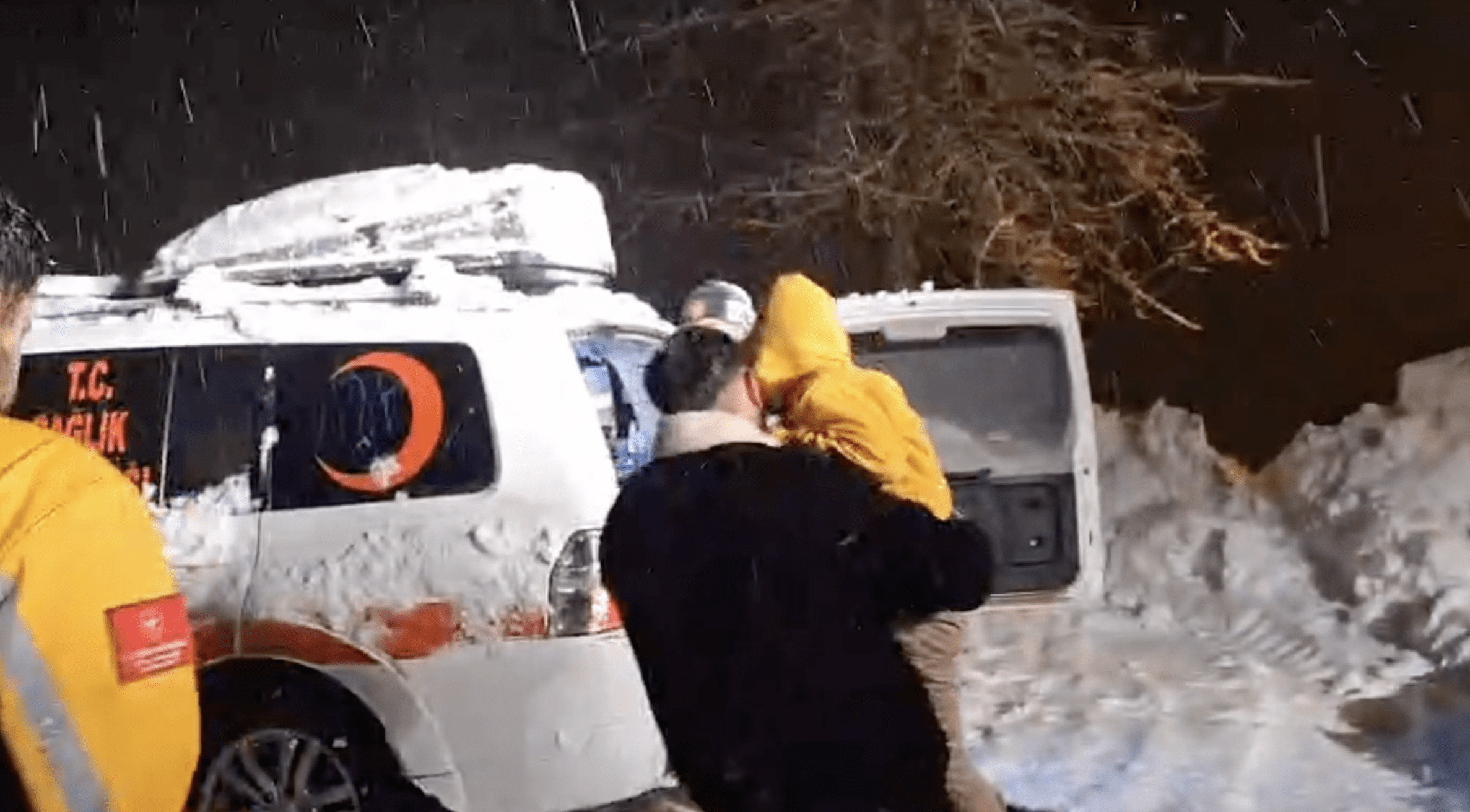 Siirt Şirvan karla mücadele ekipleri yol açma