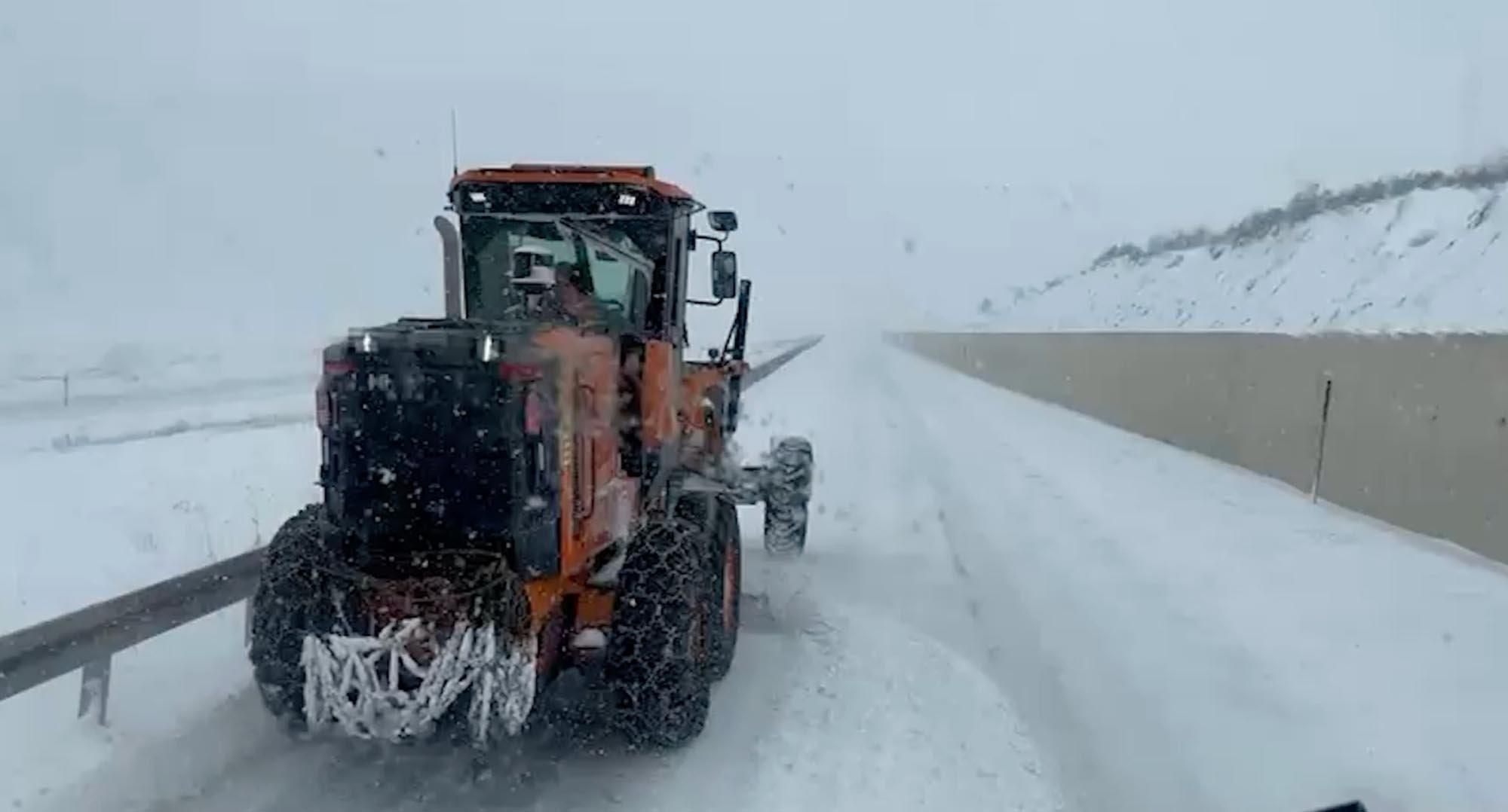 Tendürek Geçidi kar yağışı