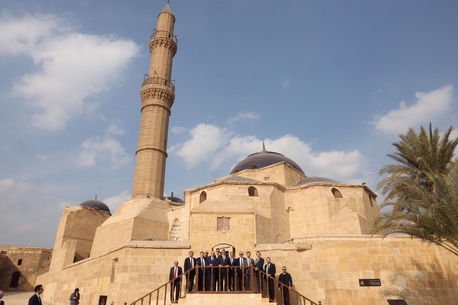 Kahire Kalesi ve Camiler