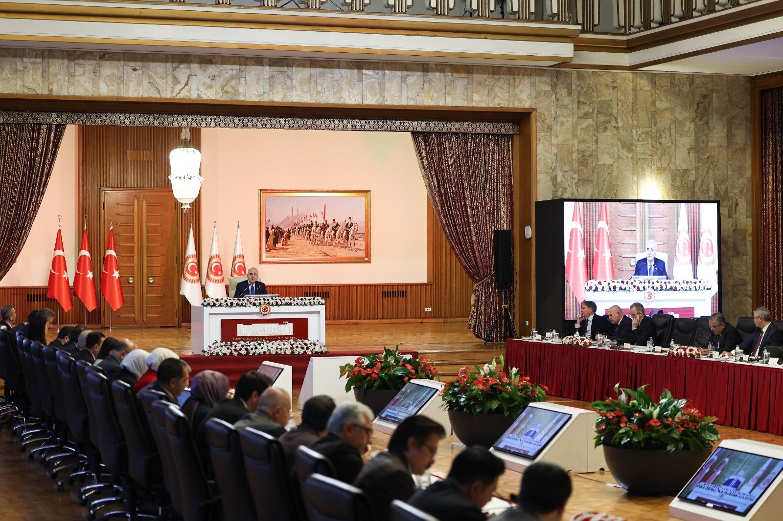 TBMM Başkanı Numan Kurtulmuş Komisyonda