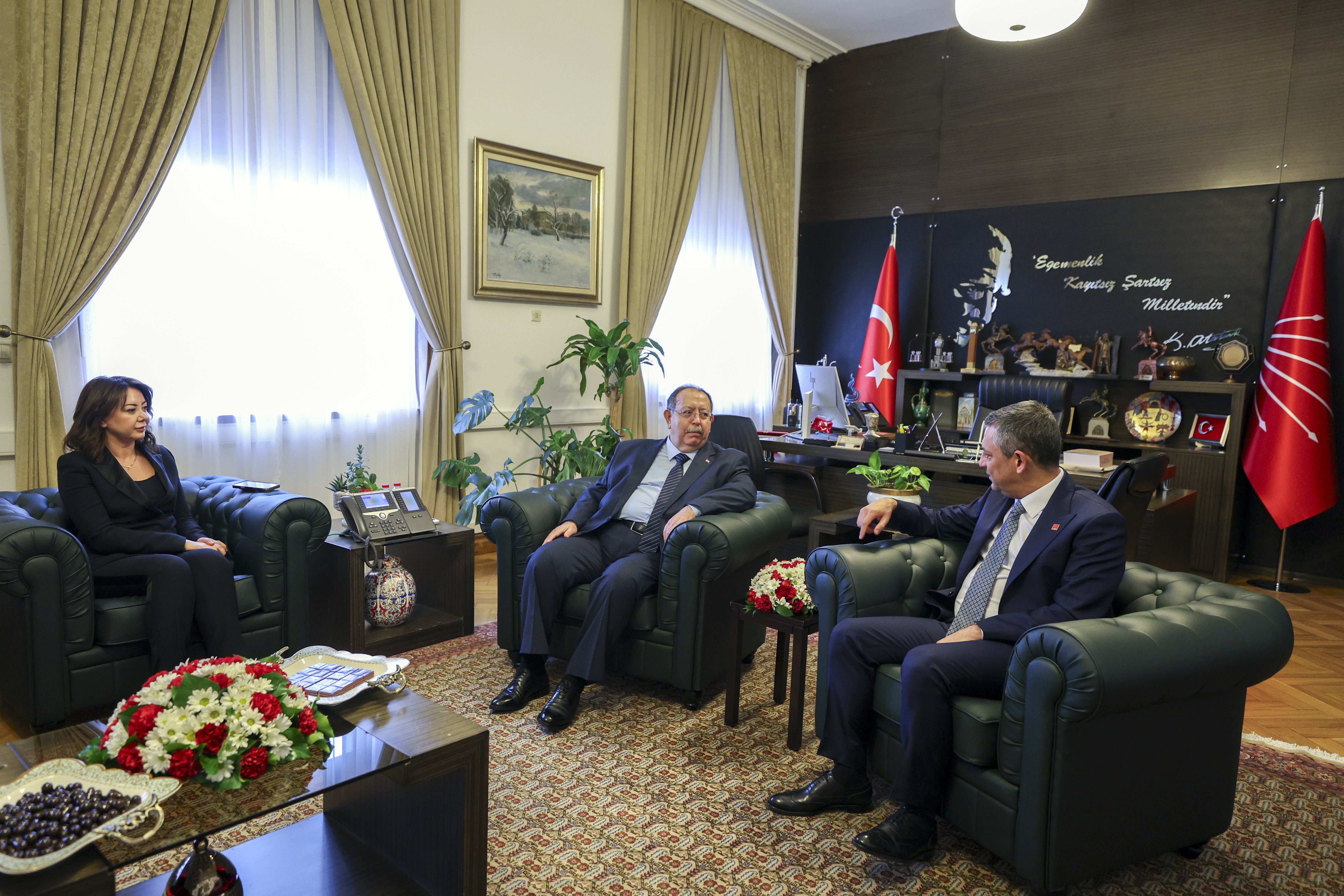 CHP Özgür Özel YSK Görüşmesi